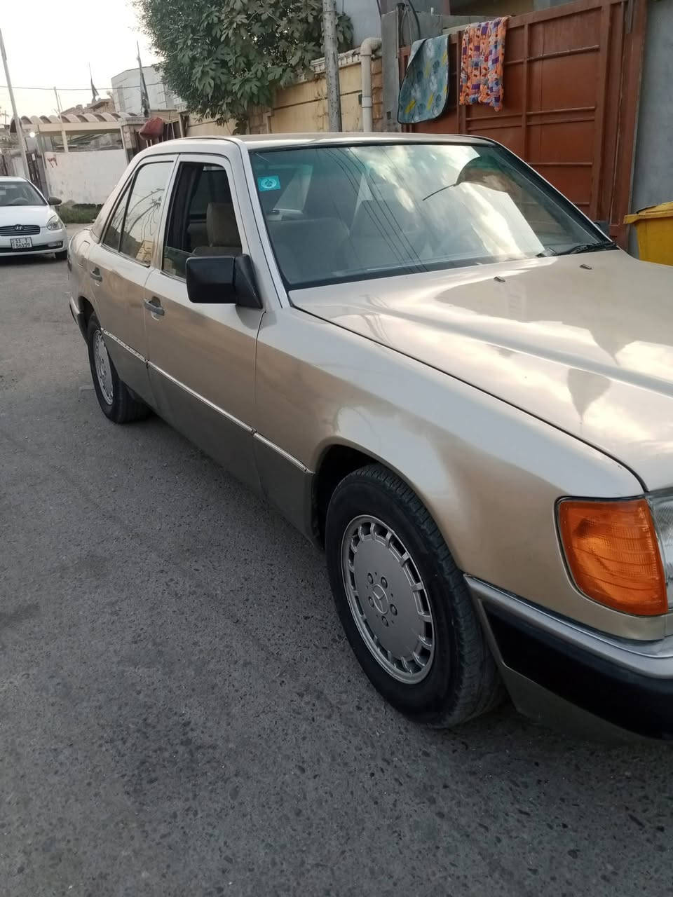 دب محور ففتي بغداد انكليزي مكفولة من الحادث والتبديل سيارة جديدة ونظيفة وجاهزة تبريد و قواعد دبلات جدد  كهربائيات وشرط عدا كيلو متر جام كهربائي 
محرك 2ونص ما تصرف عليها ألف 
بيع فقط بدون مراوس أو قسط 
بغداد الحسينية المعامل 
***********
***********
