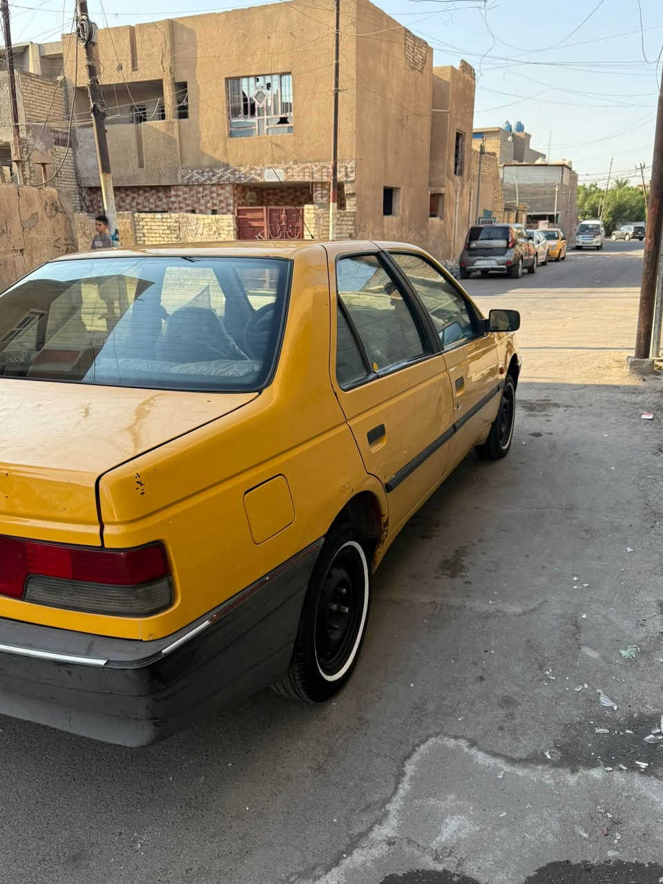 السلام عليكم مرخصت مدير الكروب بيجو روى للبيع موديل 2008 سيارة على وضع الشركه كير محرك اكسل مكفولات مكفوله من ضربه وصبغ ومعجون شواطي جدد لا تنقيص ولا تبخير  رقم بغداد انكليزي مصفره هيئه وغرامات عنواني بغداد السعر 29 وبيهه مجال رقم الهاتف ***********
