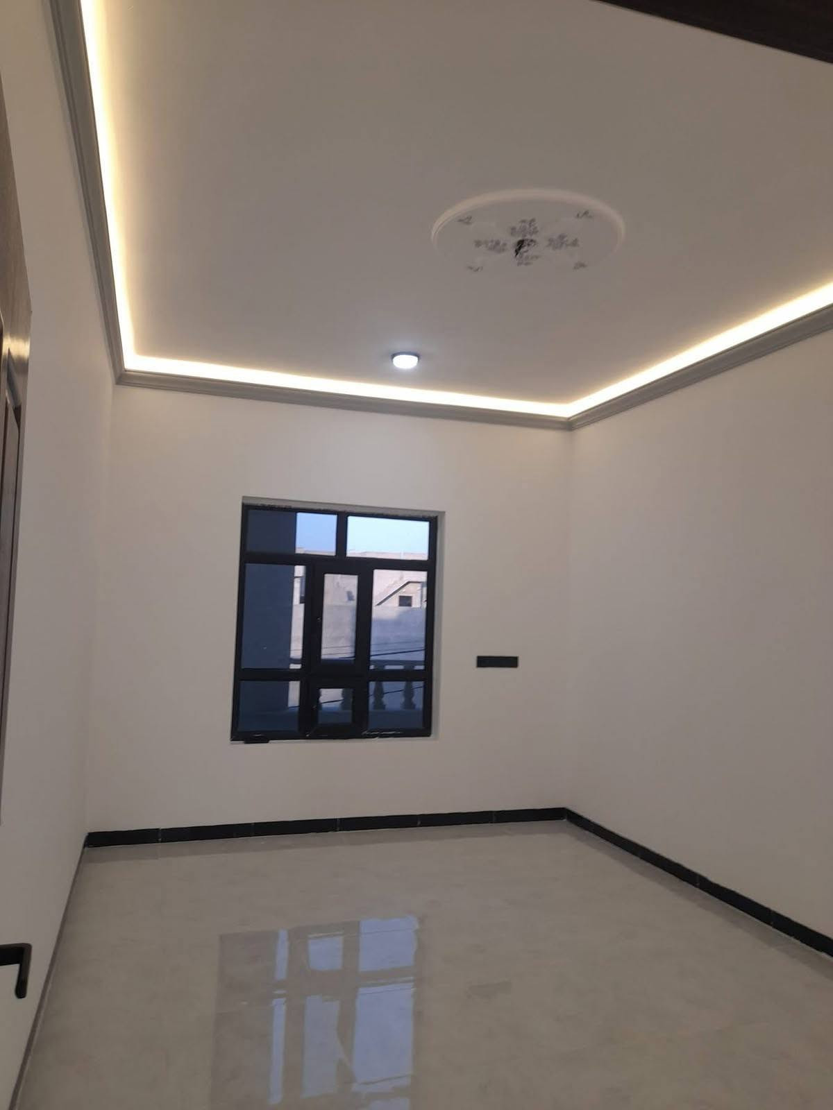 🏠 فرصة لامتلاك دار مميز في تكريت للبيع
الموقع: تكريت - الديوم - التصنيع  

 المساحة: 150 متر  

 الواجهة: 7.5 متر نزال ٢٠ (تغليف حجر أنيق)

رقم العقار 5287

السعر 123 وبي مجال 

التفاصيل الداخليه 

 4 غرف نوم  

 استقبال  

 صالة  

 مطبخ  

 مجاميع صحية  3

📞 للاتصال والاستفسار: ***********
التعامل معى صاحب العقار مباشر
