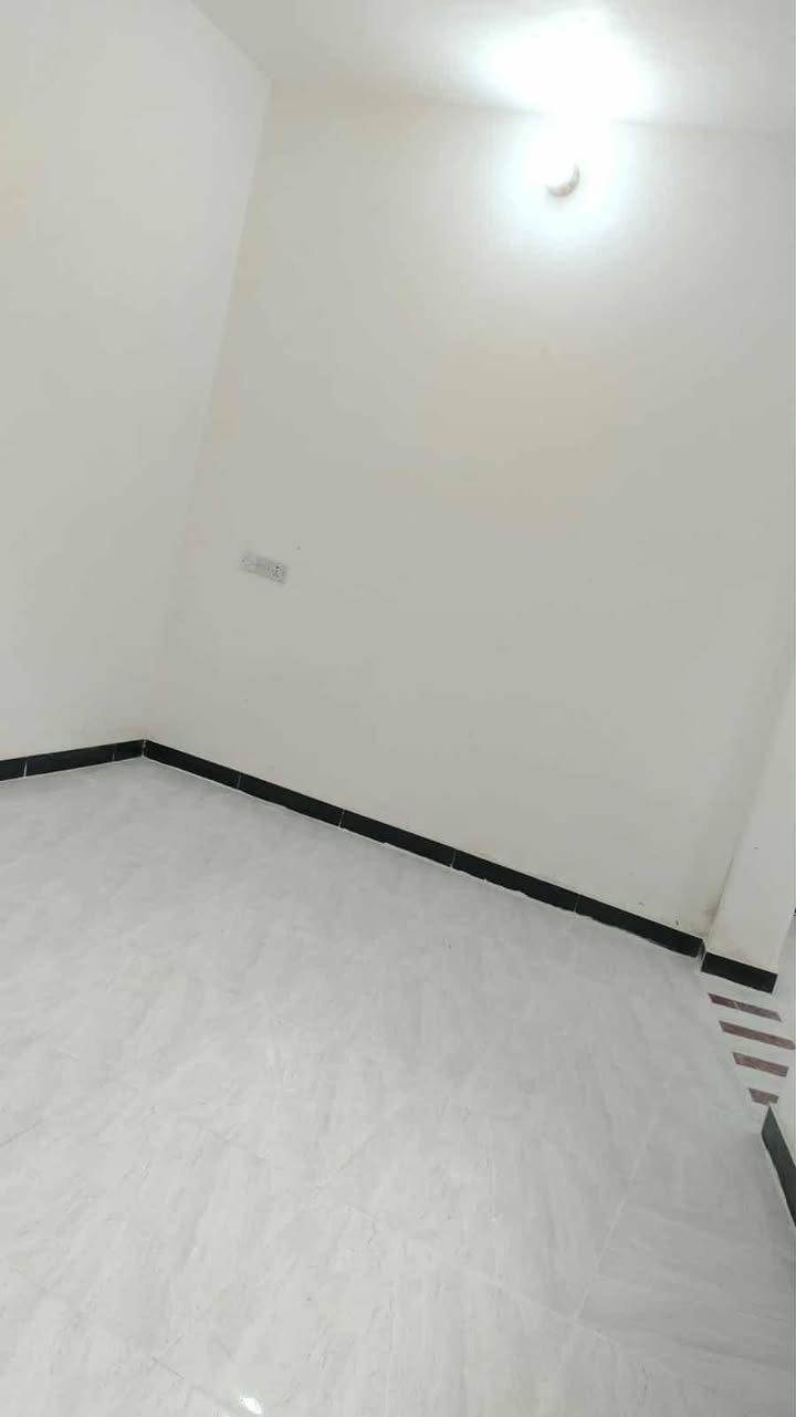 دار للبيع طابو صرف مساحه 100 منطقه السكان الصناعي حي المهندسين البيت خلفي عرض الدربونه مترين عرض الشارع 10 على ساحه موقع كلش مرتب البيت حديث غرفه صاله مطبخ استقبال صحيات مناور طابق واحد السعر 63 مليون وبي مجال جاهز البيت حالين البيت مجر 250 الف تريده فارغ اتريد اتعوفه امجر البيت موقعه كلش راقي وبلاش ***********

