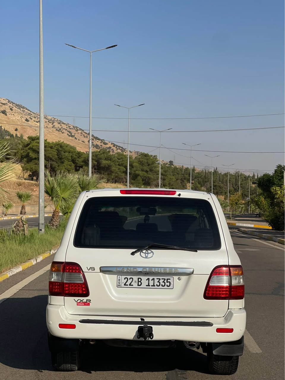 لاندکرۆزەر مۆدیل ٢٠٠٧ 
مواسفات ليگزز Vxr ی 8 پستۆن 
سەیارەکە قەپات قەپات مواسفاتى جه گ و وينجه 
سلاید ناوزەرد تۆماتیک دیفلۆک شاشە ليگزز سى  ریز کوشن ناو فۆرمیکا سەلاجەگيچ زينون  زۆر مواسفاتی تر سەیارەکە رەقەم یەک جوان و خاوێنە نمونەی جوان و خاوێنیە بى بوياغ بى ته عديل ته نها ٤ په نجه كارتيكى بچوكى هه يه  ماباقی هیچی پێوە نیە هيچ مواسه فاتيك نيه تياى نه بيت و ئيش نه كات فول فوله زۆر رێک و خاوێنە حسابى سفرى بوبكه گیر و مەکینە و اکسل بەشەرتە سه نه وى و ره قه مو ژينگه ى هه موى نوييه ره قه م هه وليره 
سعری 226  وەرەقە و مه جاليكى برايانه 
*********** 
vaibar +watsapp كويسينجاك, أربيل
