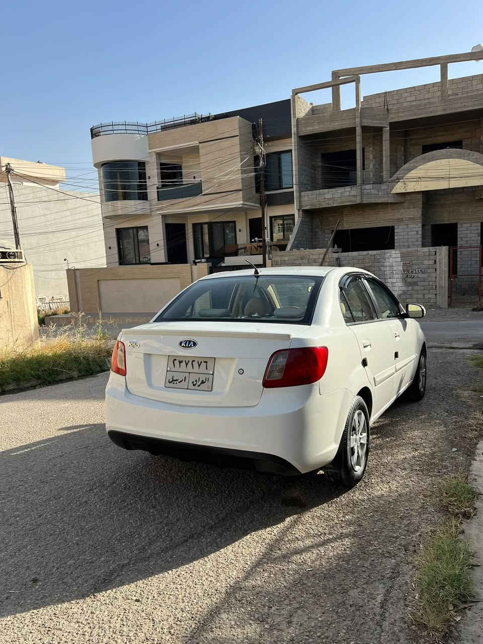 كيا ريو خليجي 
موديل 12 
رقم اربيل شرط تحويل 
بيه جاملغ امامي يسار صبغ 
ماشيه 190 km
كير محرك بشرط 
مواصفات سيارة 
محرك 16 بشرط على وضع شركة 
تبريد ثلج 
جامات كهرب 
اشاير مري 
وباقي مواصفات معروفة 
السيارة جديده وعلى ايد وحده 
مكان السيارة حي العربي 
للاستفسار اتصل على الرقم ***********
