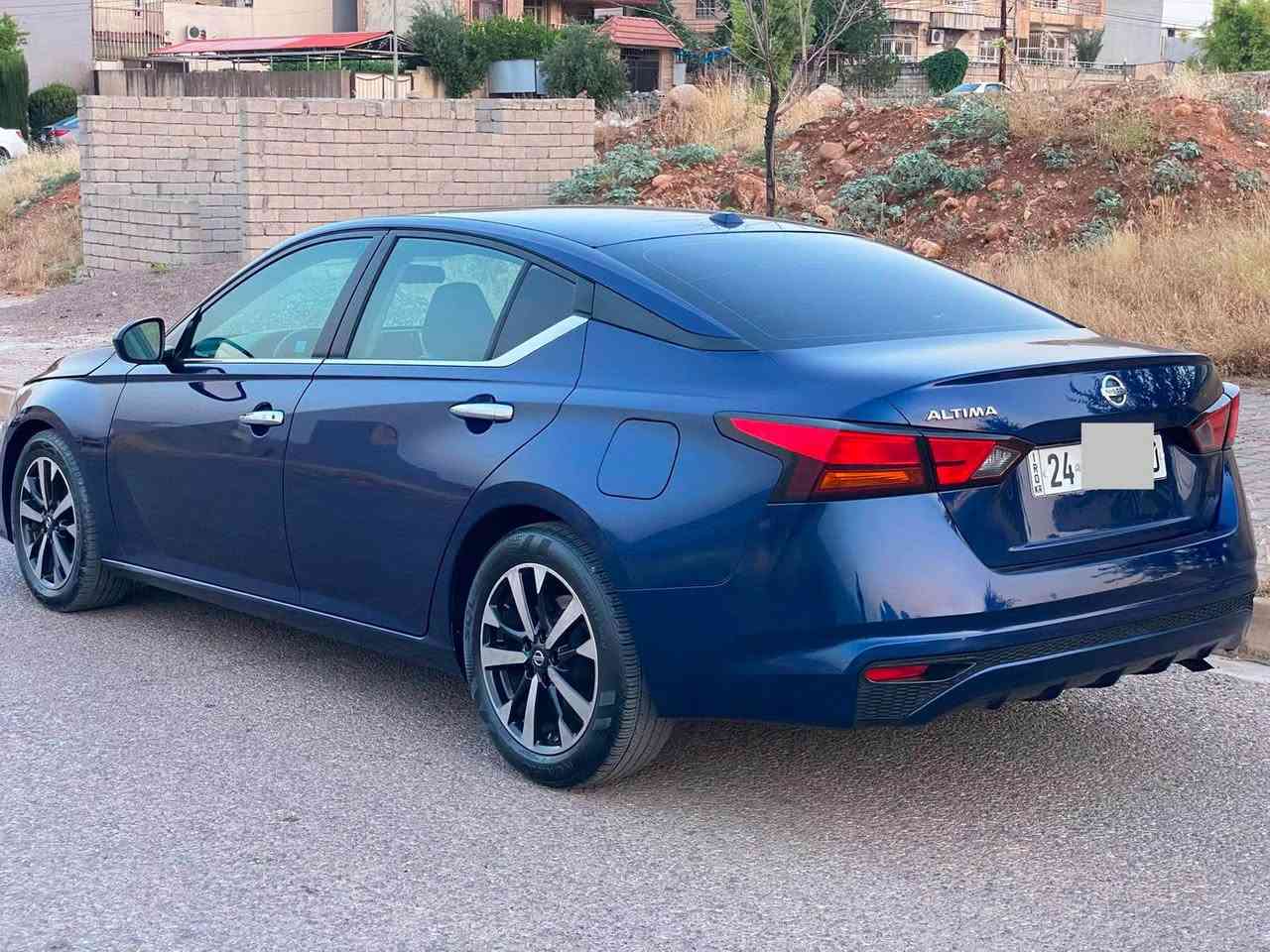 السلام عليكم 
للبيع نيسان التيما موديل 2019
رقم دهوك بسمي 
تريد تحويل وكاله حاضرين
سعر  125 ورقه 
رقم سنويه فحص وهزه كله جديد
محرك وكير وتبريد كله بشرط 
وين ماتريد افحص
محرك اربعه سلندر تنفس طبيعي المرغوب 
مواصفات S معروفه
بصمه 
ابواب بصمه 
صندوق بصمه
تحديد سرعه
تشغيل عن بعد 
شاشه وكاميرا
وبعد بيها مواصفات 
سيارا اخو كلين  بيها فقط باب نفر كلير امريكي بجم خلف كبس رقم شاصي موجود مع صور الاستفسار اكثر على خاص او واتساب عندي فيديو مصور سيارا كامله كلشي واضح بيها شراي يجي خاص ادزله سيارا احلى من صور 
سيارا نظيفه مابيها مصرف 
ارباكات كله سليمه على وضع شركة
الاستفسار اكثر اتصل على ارقام كورك بيهن واتساب 
هاتف كورك *********** واتساب
هاتف كورك *********** واتساب
عنوان سياره قضاء عقرة بعيده عن اربيل وموصل ساعه أربيل, العراق

