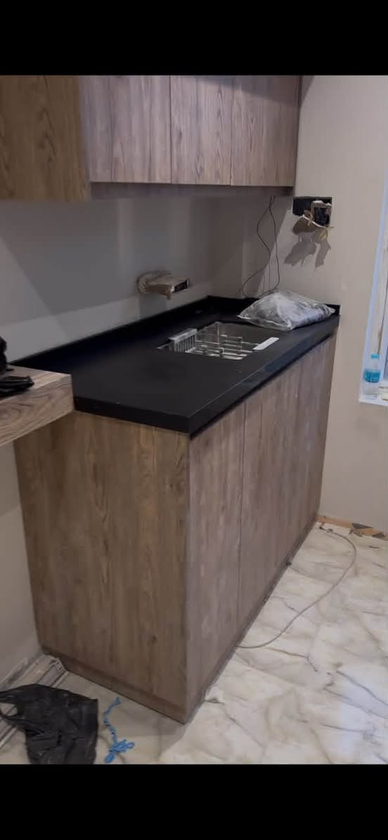 سنگ مطبخ مكتبي قطعتين
قياس السنك 1.50 سم 
قياس البار 2.40 سم 
ستولات عدد 2 
خشب mdf
اللون خشبي درجه اولى  الواقع احلا بهواي جديد مستخدم شهر فقط  
مكان بصره ابي الخصيب 
السعر ٦٧٥ وبي مجال 
***********
