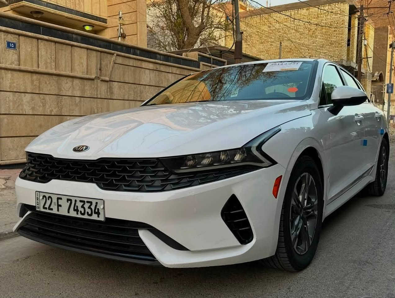 سلام عليكم k5 ٢٠٢١ وارد امريكي باسمي هزة وسنوية جديدة  باسمي ليبل واحد بدون ايرباك بدون تبديل بدون دواخل بيهة صبع جاملغ خلفي ونص باب السيارة جديدة جدااا جدااا مال بيت ماشية ٦١ الف السعر ١٣٩ ورقة للستفسار ***********
