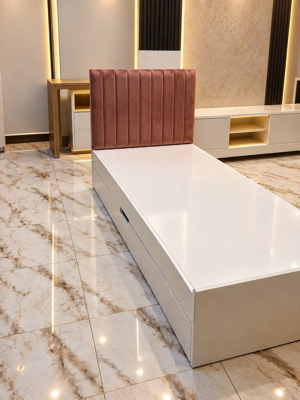 ✨ سرير نفر بتصميم مودرن وأنيق ✨

🛏️ سرير نفر + خزن عملية + دوشمة عصرية
🛠️ تفصيل حسب الطلب وبشغل تسكام
🇮🇹 تصميم إيطالي ولمسات فخمة

📍 واسط – قضاء الزبيدية – خلف محطة الوقود، مجاور مدرسة سكينة
📞 ***********
