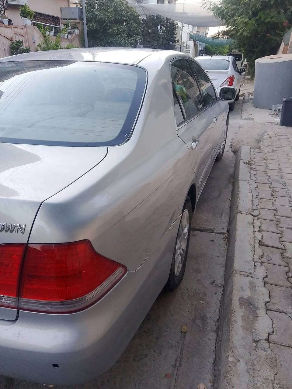 ‎بەناوی خودای گەورە ❤
‎نمونەیە لە جوانی لـۆکک🔥.
‎بــــــــۆفـــــــــرۆشـــــتن 📢
‎ ساخ ساخ ساخ👑.
‎لــــۆۆۆۆۆۆۆۆک وەک شەریکە ماوەتۆ 📦📦.
‎سەیارەکە ماڵی دۆستە کۆدی بۆکراوە  یەک دینار مەسرەفی تیا نەماوە سەقفـی شوشە نەبێ نەتەوێ
‎گێـڕ و مەکینەی وەشەرت  
‎لەڕاستی جوانترە نەک بڵێی بەس ڕەسمە
‎تـایەو ویـلی لۆکککک🛞🛞. 
مەکینە بچوک گێر بچوک چرکەی تیا نیە ماشاللە
کۆدی هەیە
‎ناو دەرەوەی لۆکە ماشاللە 
‎فوول مواسەفاتە    
‎زەمانی هەموو شتێکی ئەکەم👍🏻👌🏻.
‎مەکینەو گێڕی وەشەرتە تەبریدی سارد و گەرم جایزە
‎سەیارەکە مۆدێلی (2006)یە 
‎سەیارەی مەعرەز نیە ماڵی دۆستە
‎بەدوای عەیبا مەگەڕێ ڕۆن و پاتری تایەو ویلی هەردوو جامی هەڵگیراوە هەمموی جایزە  
‎یەک تەقەو ڕەقەی تیا نیە برێکی مەسبووتە 
‎کەمێ مەجالی برایانەشی تیایە
‎لە کەلار
‎ئەوە ڕەقەمەکەمە یان ئەدم بۆ بنێرە لە خزمەتام موشتەری نیت سەری خۆت و منیش مەهێشێنە
***********
