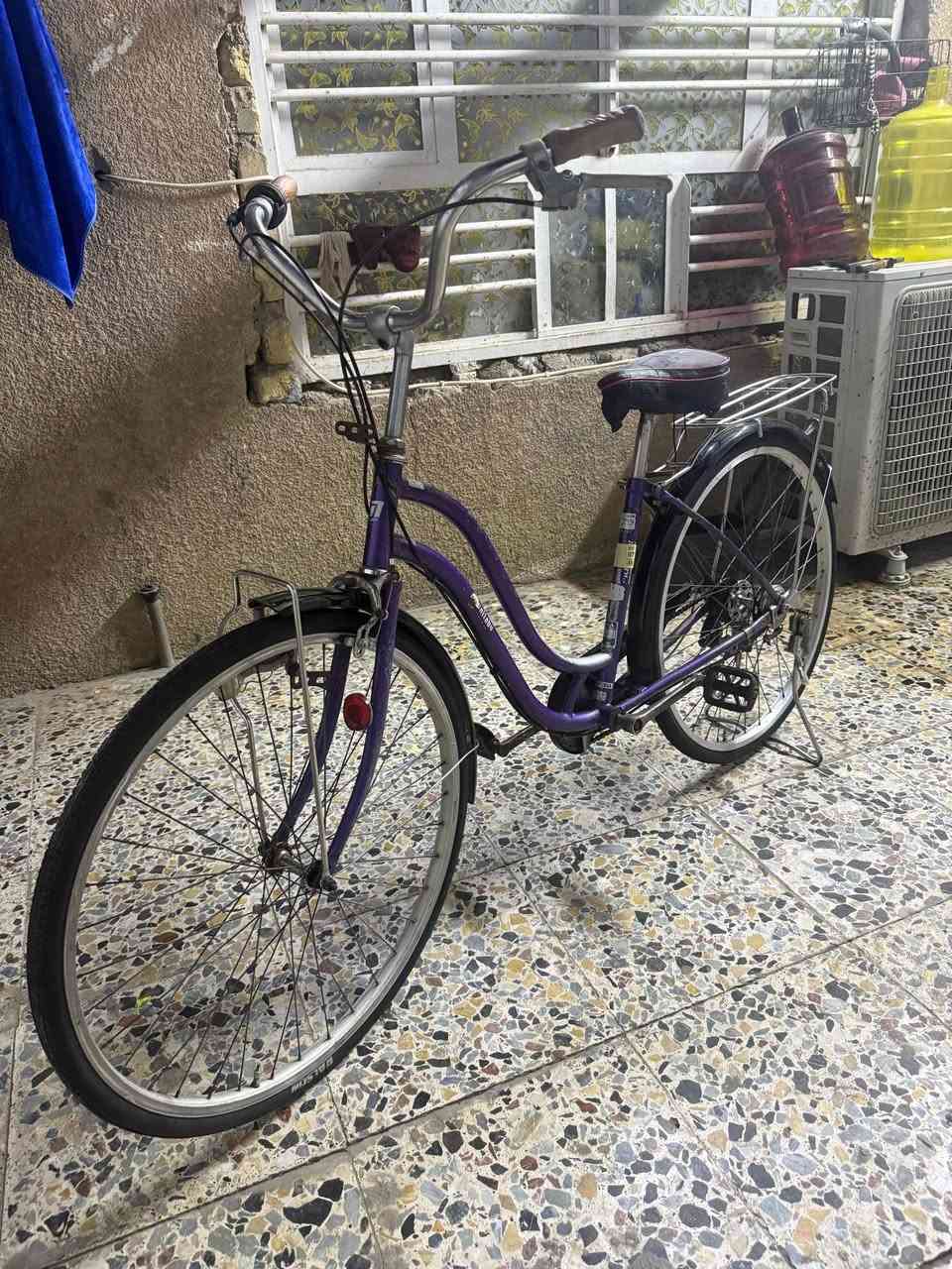 السلام عليكم بيسكل للبيع بطه حجم 26 بيسكل نضيف كلشي ماعوزه بس هاي مرشوش صبغ شويه وكلشي كاامل بيسكل نضيف كامل البكان بغداد الحسينيه مال راشديه السعر 65وبي مجال الاستفسار***********
