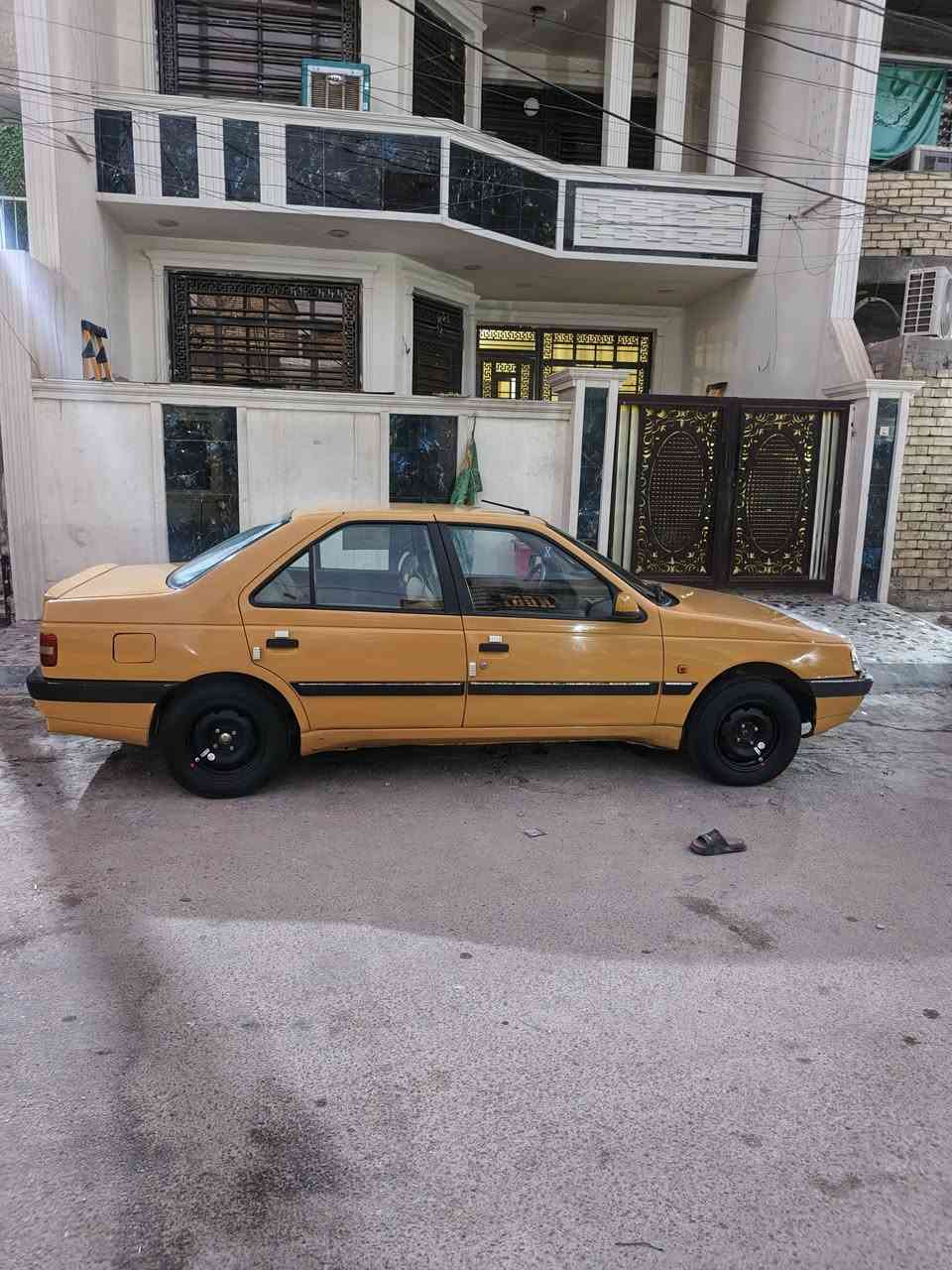 السلام عليكم بيجو لميس مديل ١٥ مكفولة عدة الدوسات 
السعر٤٢ وبيهة مجال عنواني بغداد الجديدة للاستفسار
***********
