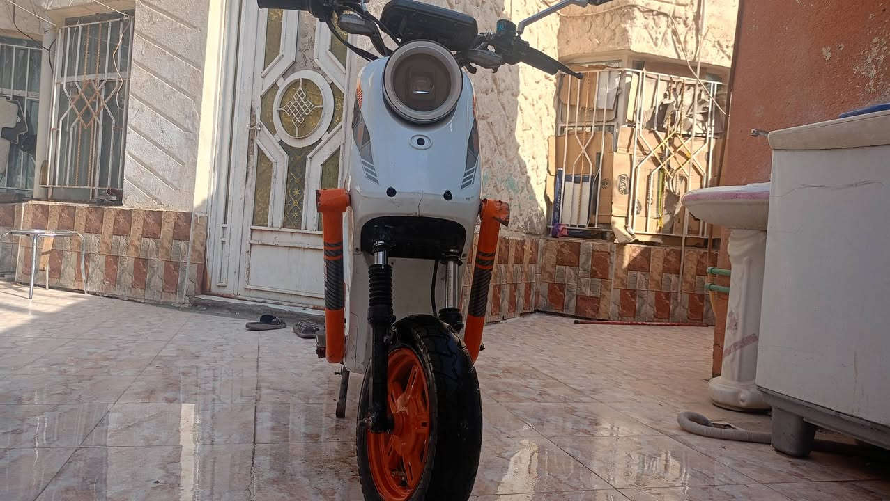 السلام عليكم ورحمة الله
دراجه شحن his H900الدراجه نضيفه كلشي شغال اشاير هورن بك لايت لايت عالي ناصي تواير جدد اربع سرع تمشي 99بس بل الحقيقي 60عوزه بطاريات قيم بل اليرضي الله  

***********
