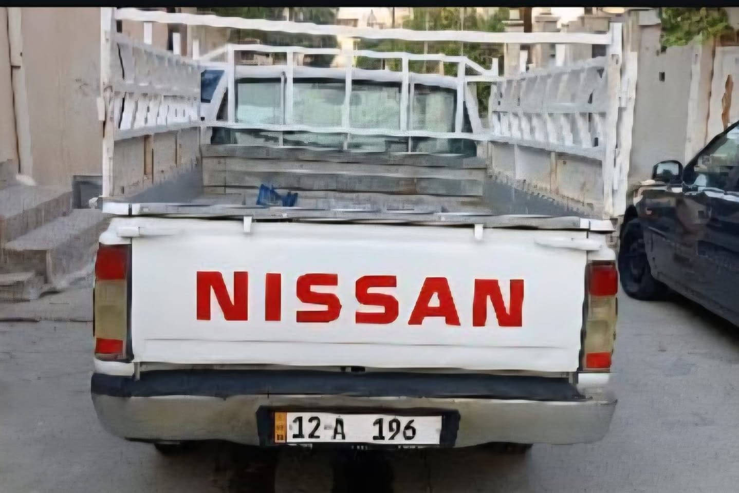 بيكب نيسان 2002 بلادي الجاملغ و شوي بالبنيد صبغ جاهزه كير محرك شاصي مكفول سعرها 78 ورقه سياره موجوده موصل او اربيل تلفون *********** أربيل, العراق

