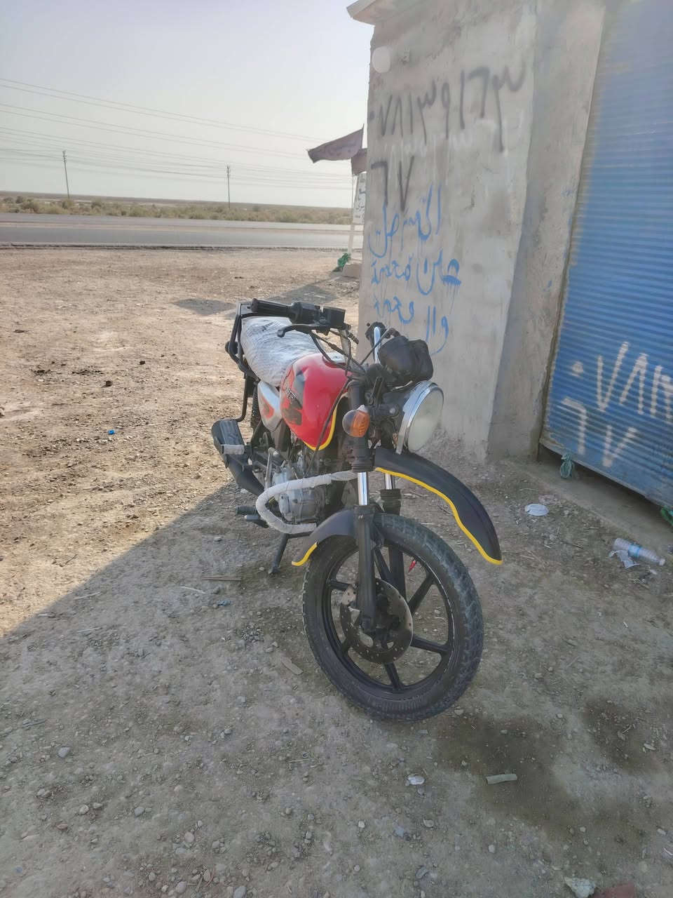 السلام عليكم دراجه بوكسر جبلي موديل 23 كلك مكفوله عشائر محركها ما مفتوح ولا برغلي كهربائياته شغاله من طول الطول الايت عالي وناصي شاير كل شقاله تواير بل جيس السعر 700وبي مجال مكاني ناصريه قضاء الصلاح رقم ***********
