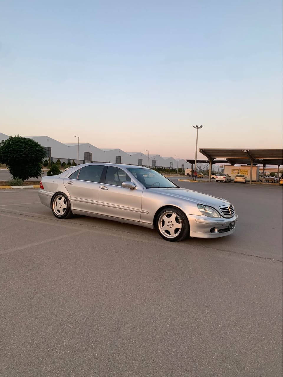مارسيدس  
S550 
غە واس 
مۆدێل 2005
ساغ 
 دە عمی نییە. 
پێش و دوای  کە پسە
دوبە ی 
مو س وبڕاوە بە شەرت 
 
دە رگا لارج و ناو vip
کوشن جلدو کوشن هیتە ر و کارە بای 
گێڕ عادی و ئۆتۆماتیک 
٨بستۆن 
سالۆنسا سە وت سپۆرت 
شاشە ئایپادو کامێرا 
پە ردە 
تە حدید سورعە 
ئاوێنە ئیشارە ت 
4تایە و ویلی تازە ی سپۆرتی لە ژێرە 
سڵایت 
7گێڕ  
گێڕو مە کینە و هە مو گیانی مە زبوت و بە شەرت هیچ نوقسانی تیا نییە 
هە مو گیانی لە سەر دە قی شە ریکە ماوە تە وە 
بە شەرتی ئە وە ی ماڵی کە س نە بێ دزیاری نە بێ. پارە ی کە سی تیا نە بئ 
ئە وە هه مو زانیارییە کانییە تی تکایە  بۆ پرسیار تێل مە کە 
جوابی کۆمێنت نایە مە وە ئیشی قەرزو قیست ناکە م 
ئە گە ر موشتە ری  لە مە سنجەر یا لە ژمارە تێل بکە   
لە سێمانیم 
سعری ٦٢ گە ڵا 
***********
ەوتس ئە پیشی لە سەرە السليمانية, العراق
