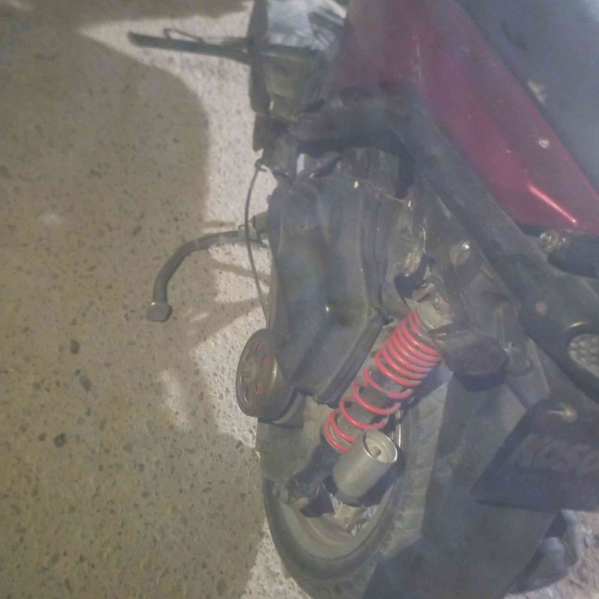 سلام عليكم شباب هاي الدراجه سكنس جبلي للبيع الدراجه حلوه وشلعه بيهه  دبلات جدد رياضي الدراجه مثل ما واضح بصوره  الرقم ***********واتساب فقط السعر 700وبيهه مجال حك الجيه 💙

