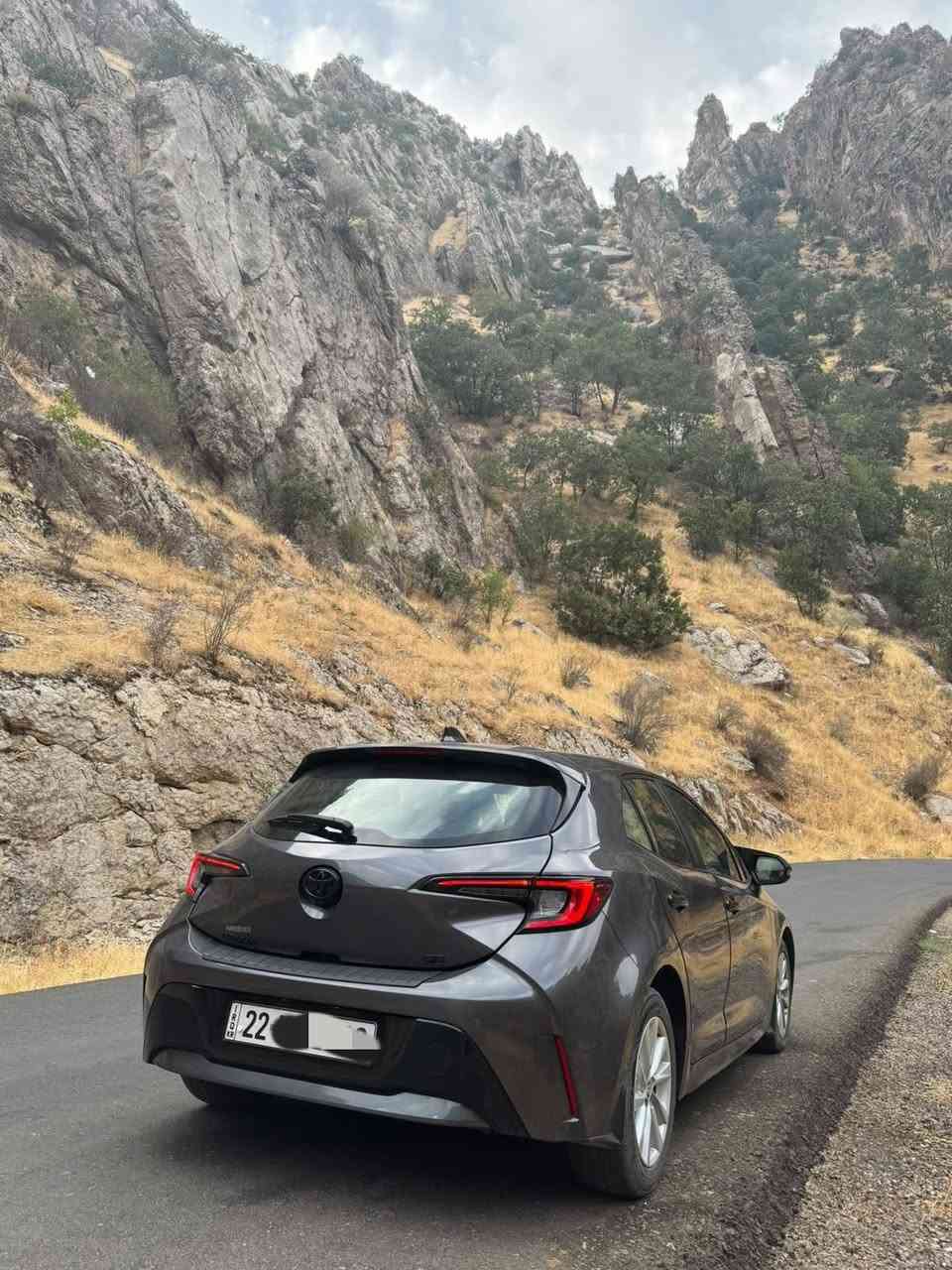 كورولا هاشباك 2023 مواصفات SE ماشية 42 الف ميل رقم اربيل دولي جديد
للبيع تويوتا كورولا هاشباك 
موديل 2023 وارد امريكي 
مواصفات سيارة فئة SE 
سيارة ماشية 42 الف ميل 
مكان سيارة اربيل 
سيارة رقم اربيل دولي جديد و بأسمي 
فحص و هزة و سنوية و رقم جديد يعني تحويل بدون ما يحتاج سيارة لأن كل شيء جديد 
مواصفات سيارة معروفة 
. بصمة ابواب و بصمة تشغيل و بصمة صندوق 
.شاشة كبير و کامرە خلفية 
. رادارات و نقطة عمياء 
.اوتو بريك و بريك بصمة 
. تحكمات ستيرن و تحديد سرعة 
. لايتات و بك لايت led
بعد مواصفاتها معروفة... 
سيارة قطعتين صبغ 
حادث سيارة بالمنشور 
شاصي@ بطانة و  لغود سليم ابشرط 
سعر 123 ورقة 
***********
***********
واتس اب موجود هم
