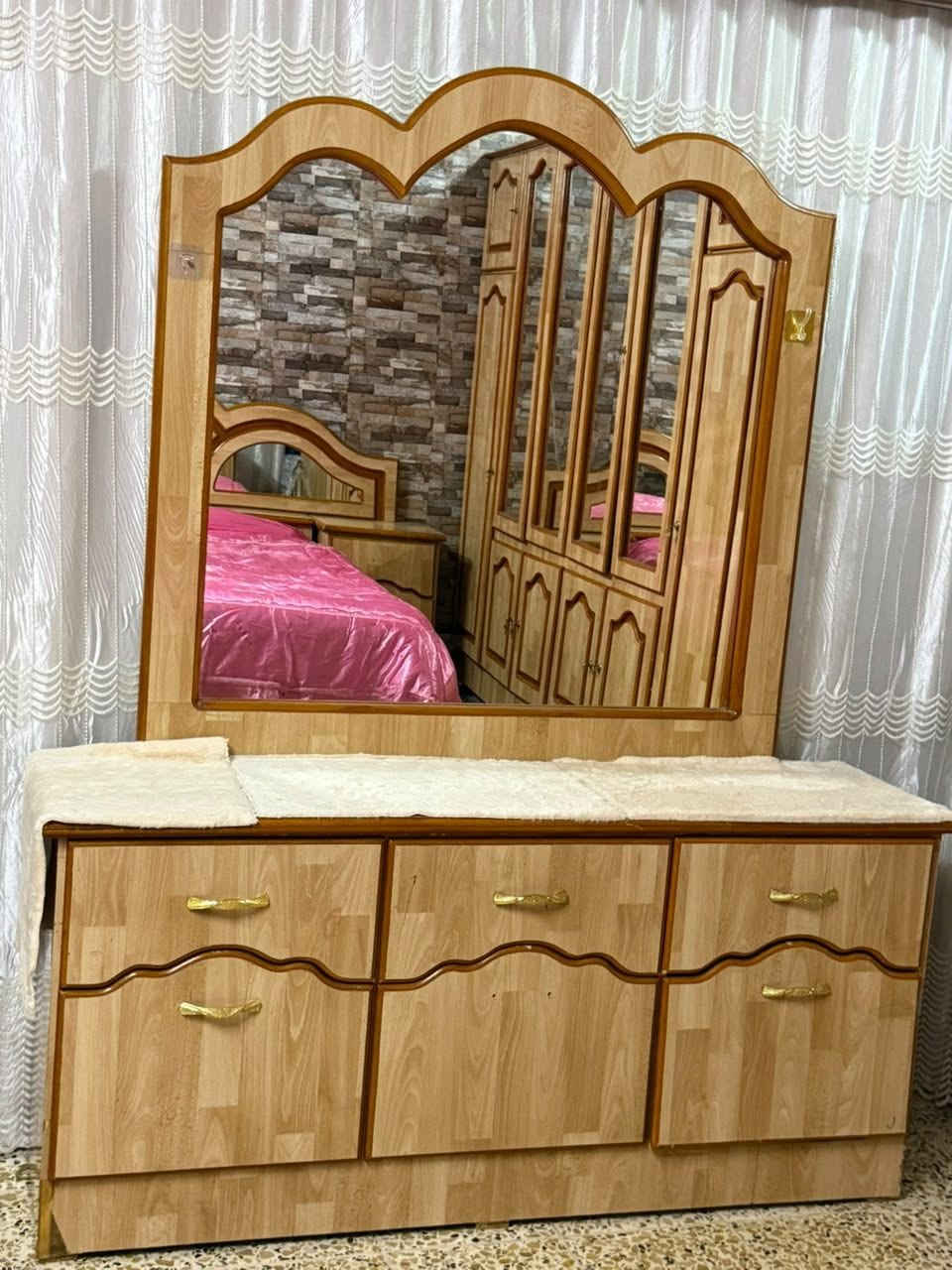 غرفه نضيف كلش اخو الجديد 5 قطع 
للبيع. السعر 500 وبيه مجال الاستفسار عله هاذه الرقم ***********
