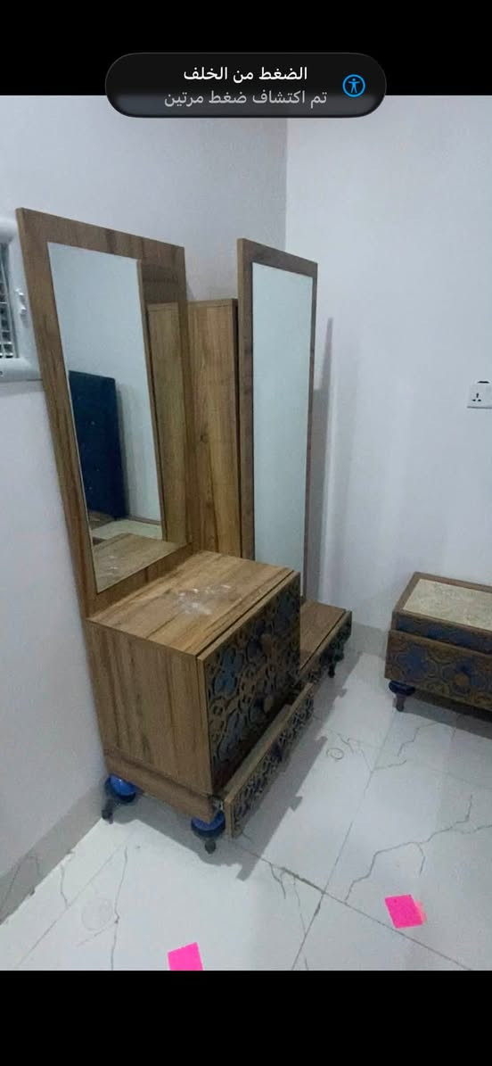 سلام عليكم عمدي غرفة نوم متكونه من 6قطع غرفة جديدة قبل 9اشهر اشتريتها جديدة ولله لا مضروبه لا بيهه كسر كلشي مابيها مكاني اربيل سايدين لاوان سعره 325 رقم واتساب ***********
