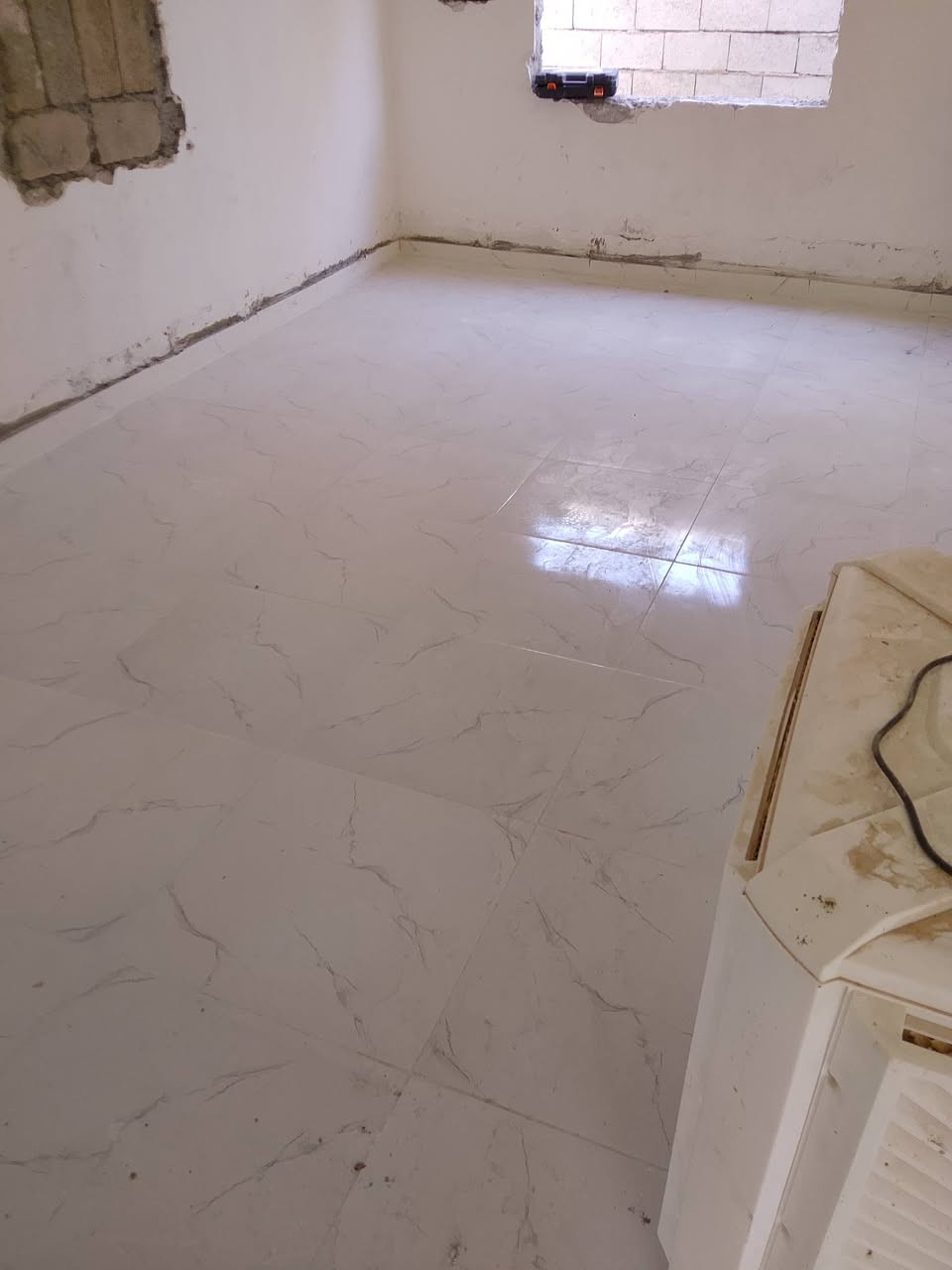 السلام عليكم
اسطه سيراميك آرضي وجداري داخل كركوك 

سعر مناسب الموقع طريق بغداد 

اي اسفسار آتفضل أهلا وسهلا وحياك الله 

***********

واتسب متوفر 

آبو عبدالله المشايخي
