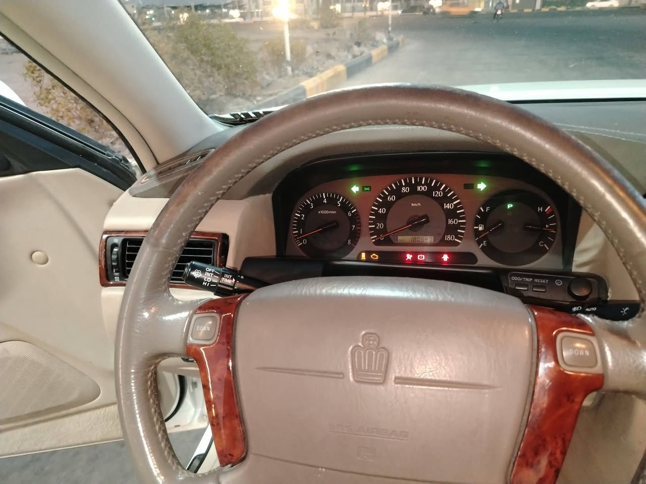 👑TOYOTA CROWN ROYAL SALON
للبيع تويوتا كراون 2001
والمراوس جميع محور فقط
دخول جديد دخول جديد 
قرار 102
رقم بصره دولي مداور ثاني يوم  

مكفوله كفاله عامه من الكص والغل والضربه  ورسميات والاصوليات 

المواصفات👇

✅تحوير الغسق 

✅مكينه 3000 

✅ شاصي171

✅ويل مشيف

✅كشنات كهرباء 

✅ ستيرن كهرباء

✅تخم تاير 

✅غراض جنطه كامل 

السياره ماعايزه برغي كامله عله اخر حبايه السياره بلواقع احلا من الصوره 📷

العنوان البصره 

للاستفسار***********
