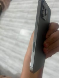 13pro max الذاكره 256  النضافه 90% البطاريه 78 الخلل الكامره السينمائي...