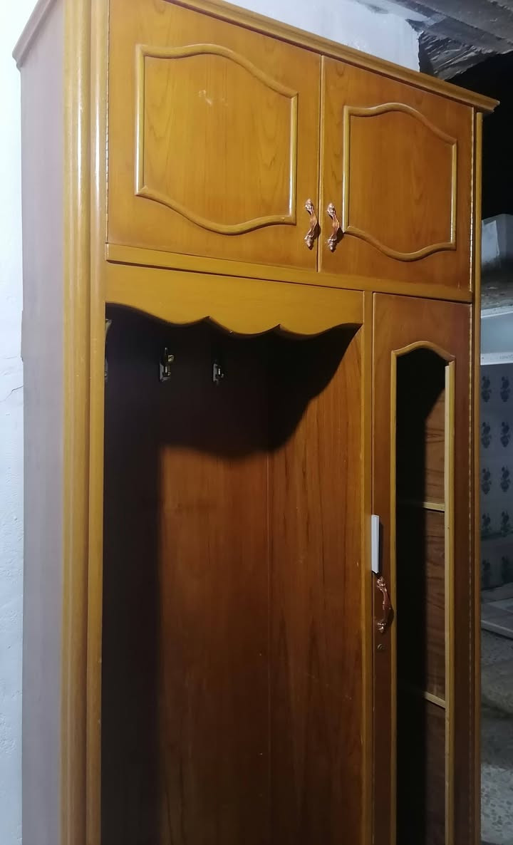 تسكام درجة أولى الثقيل سعرهن ٣٥٠ الف عوزهن بس كنتور
***********
