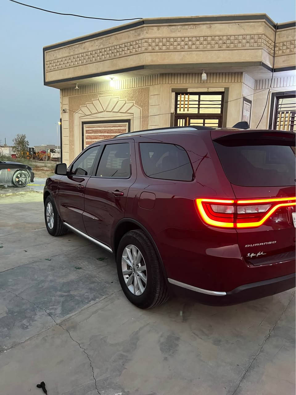 السلام عليكم دوج دورنكو 2024 بصره شهداء 
مواصفات SXT فول مواصفات رادار امامي رادار جانبي فتحه صقف حساسات شاشه أندرويد تدفئه بل كشنات وا في الستيرن اللون كرزي الحادث جاملغ وبنيد بدون اي دواخل طلع باب صبغ من امريكه كلير سياره بيها هواي مواصفات ما مذكوره المكينه مبدله بساتم 14 بانزين عادي سياره صارلها 20 يوم من داخله سعر 235 رقم تلفون *********** البصرة, العراق
