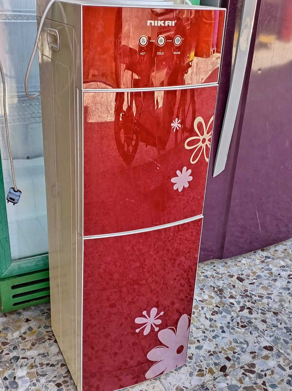 ثلاجه حجم 18 سعر 90
براد مي بارد حار سعر 60
كونفيره صغيره سعر 40
مكنسة كهربائية سعر 35
خلاط سعر 15
برميل  سعر 10
***********
***********
