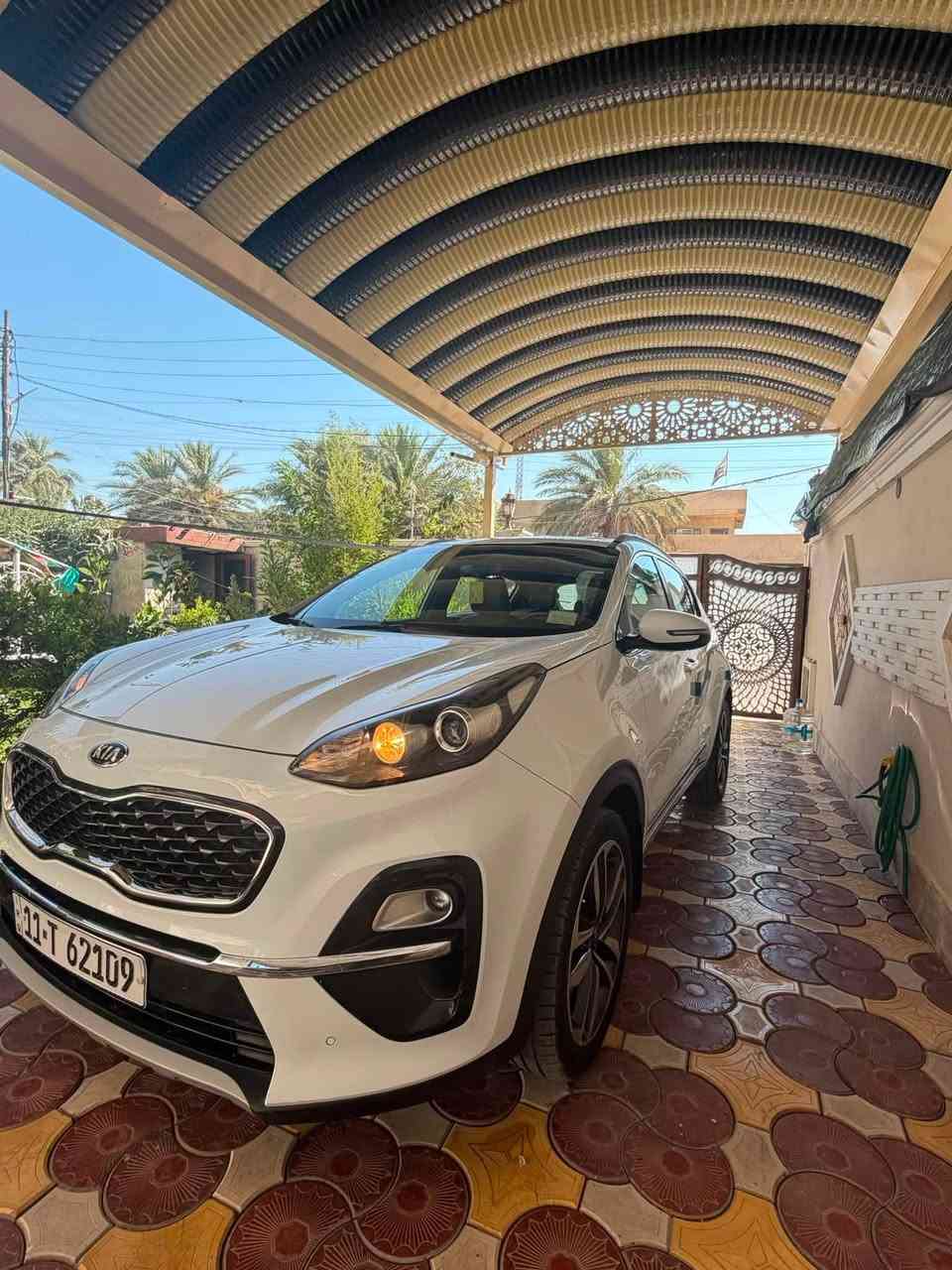 السلام عليكم
للبيع فقط كيا سبورتج خليجي ماشيه 72 فول موصفات عدى البنوراما موديل 2019 شكل ال2020
مواصفاتها 
بصمه 
كشنات كهرباء 
سايد بريك بصمه 
اريل نفكيشن
مثبت سرعه 
حساس امامي خلفي
كامرا خلفيه
تحكم ستيرن 
مري شفط مع اشاير 
قطعتين تبريد 
شاشه اندرويد 
محرك 2000 دوش بلادي
ويل كروم  حجم 19 تخم تاير جديد
السياره نظيفه جدا مابيها اي نقص كير محرك بلادي مكفول
مكفوله كفاله من الضربه والصبغ بيه مكانين بارد بصيطات
مكانها بغداد الكرخ
معروضه 185 وبيها مجال 
***********
