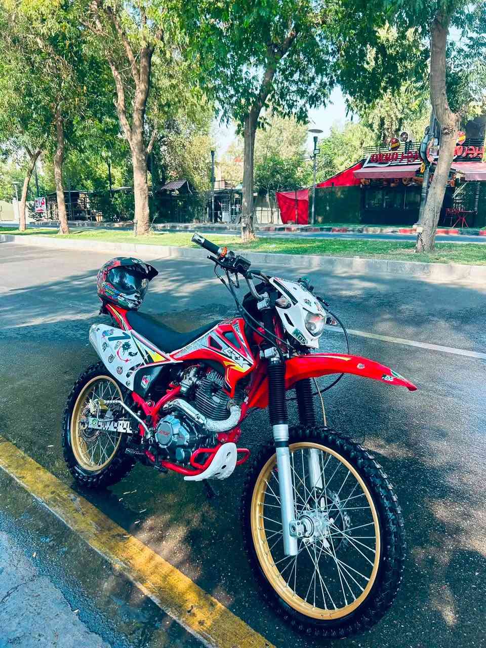 Crx300
لبيع الدراجه مكفوله بيهة نواقص بسيطة مكاني بغداد سعرهة1150
وبيهة مجال 
***********
