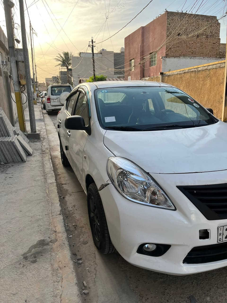 السلام عليكم
نيسان سني هندي موديل 2013
رقم ديالى باسمي مشروع وطني سنوية 2031 غرامات صفر هزة جديدة    مصبوغه عام 
كير عادي كير ومحرك مكفول
تبريد شغال 
حديدية امامي وخلفي جديدة 
كهربائيات كلها شغالة تايرات جديدة مازدات جديدة 
مكاني بغداد الزعفرانية شارع المعهد 
***********
سعر 61 وبيها مجال
