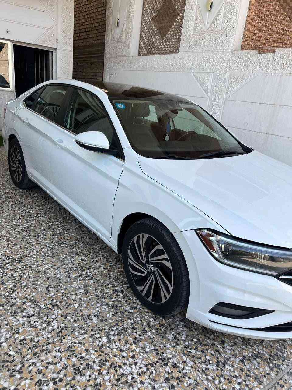 جيتا 2019 sle فول ميحتاج تذكرها لأن كل شيء بيها 
حادث جاملغ أمامي موضح بالصورة 
بنيد بيه حالوب بسيط في بغداد باقي على وضعه 
سعر سياره 145 
***********
