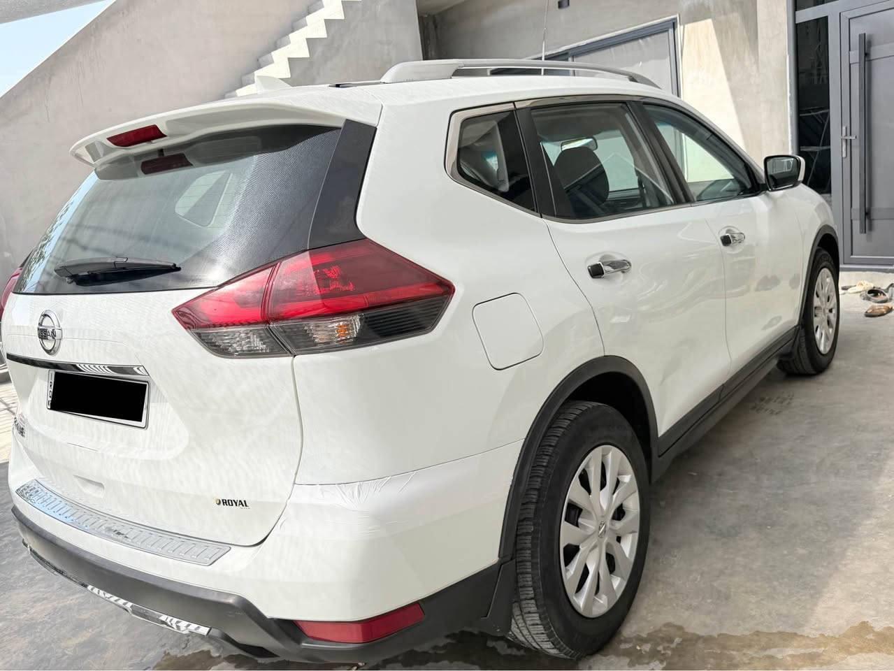 السلام و عليكم 
 NISSAN ROGUE2018
مواصفات كير اوتو  
نضام  :Eco &sport
تحكم استيرن
شاشة carplay
المرایا Blind Spot Monitorحساسات

سيارة بحالە جیدە و رقم اربيل سنوية ب أسمي و لحد ٢٠٣١  جدیدە و فحص امانة لحد ٢٠٢٧ و مايصرف بنزين اقتصادي
 بیها حادث بسيط  بدون دواخل 
بونید و  جاملغات بكارت تعدیل
و شبر  بارد باب جهە السایق
رقم اسیا:***********
رقم كورك:*********** كركوك, العراق
