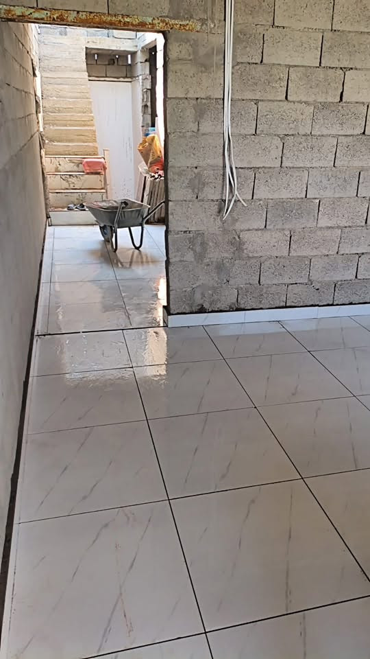تواصل واتساب ***********
كادر تفليش وترميم
كهرباء تأسيس و تصليح
بواري تأسيس و تصليح
لبخ 
صبغ داخلي خارجي
نجاره حدادا
دكت 
سراميك 
بناء 
بوب شبابيك
تنظيف انقاض
مجاري تأسيس و تصليح

