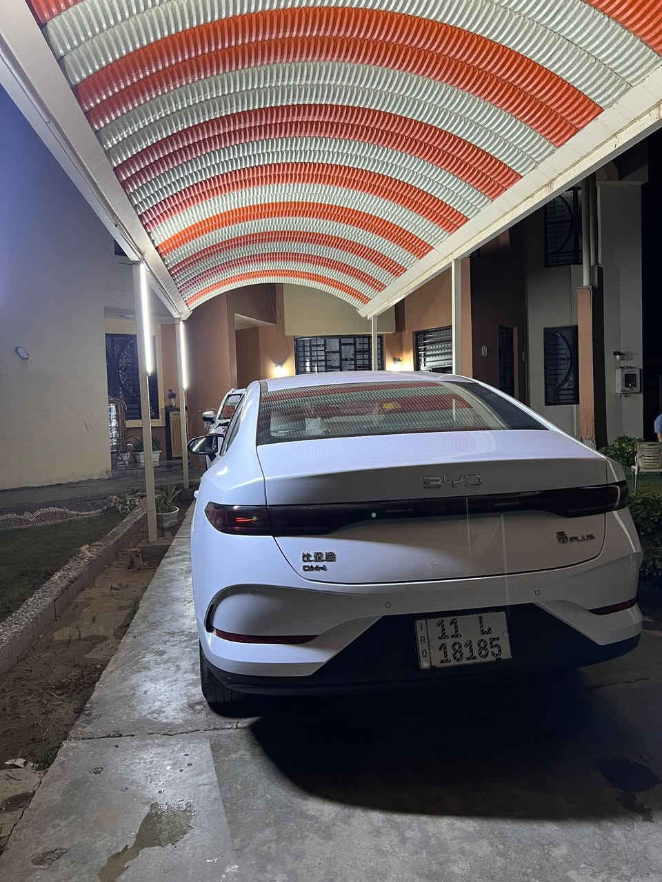 السلام عليكم
للبيع BYD كن بلاص 
سنة الصنع : 2025
عداد المسافة الكلي :- ماشيه 15000 كم 
مكفوله من تبديل ضربه بارد صبغ تكحيل 
داخل ابيض كامل  كل ملحقاتها
وبقية المواصفات الاساسية المعروفة
السعر :  19/200 مليون وبيها مجال 
العنوان :- بابل الاسكندريه 
للاستفسار : ***********
