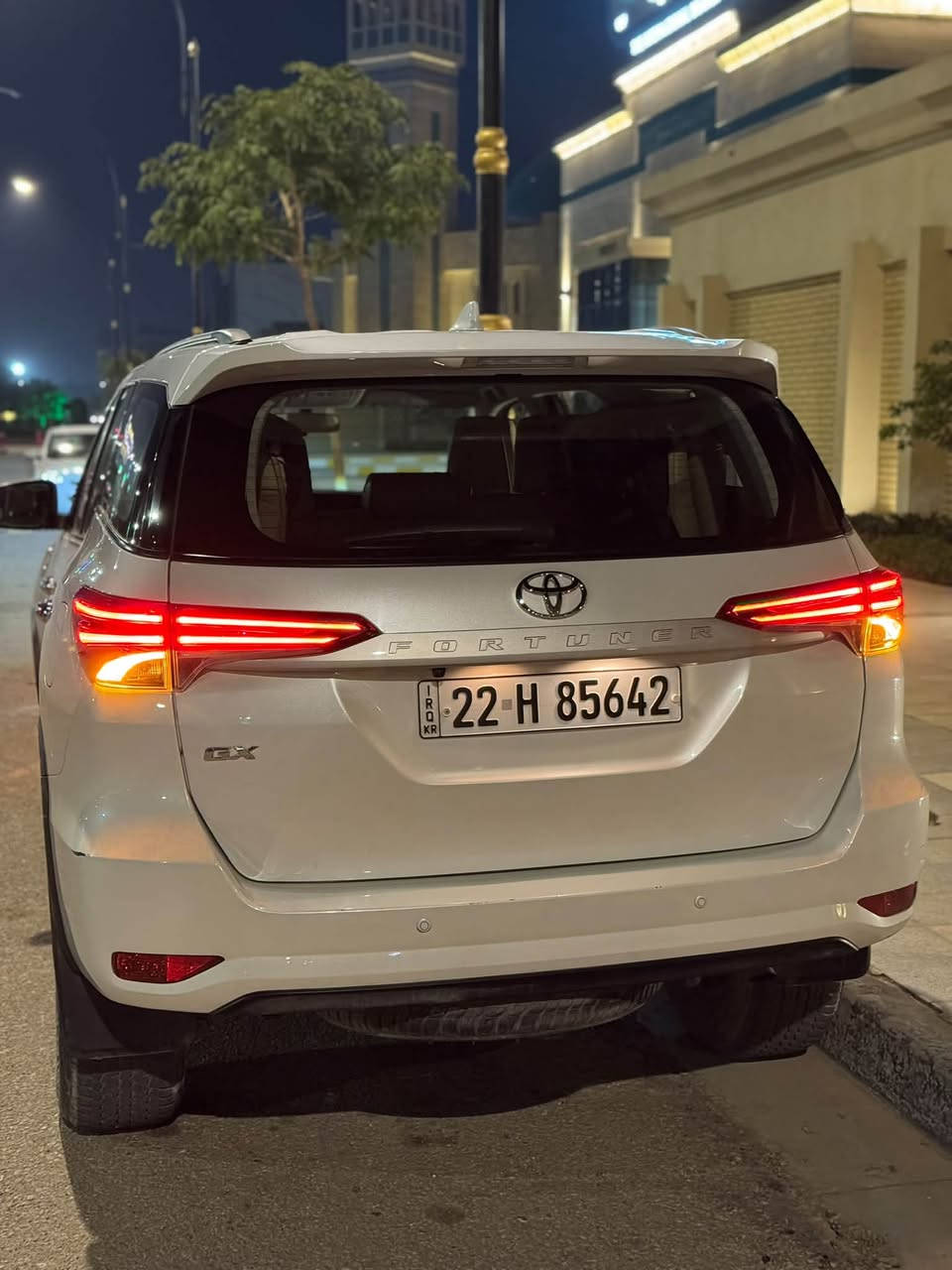 فورتشنر Fortuner موديل 2024
السيارة وكالة عبد اللطيف جميل 
شاشة تدعم ابل كار بلي واندرويد أوتو 
مري شفط 
الأضائة Led
محرك 2700
تبريد 3 قطع 
7 راكب 
ماشيه 26000 قابل للزيادة
3 وضعيات قياده ECO -Normal-Power
مثبت سرعه 
تحكمات ستيرن كاملة 
كامره خلفية 
حساسات أمامي خلفي 
H2 دفع ثنائي خلفي 
H4 دفع رباعي بسرعات عاليه 
L4 دفع رباعي للطرق الوعره 
السياره عليها نانو سيراميك ابو الضمان + تغليف كامل جلد من الداخل من أرضيه وكشنات 
رقم أربيل الدولي بأسمي 
السياره كفالة عامه عده شخوط بسيطه جداً بالدعاميه. مكاني كربلاء
السعر $300وبيه مجال 
للتواصل واتس ***********
