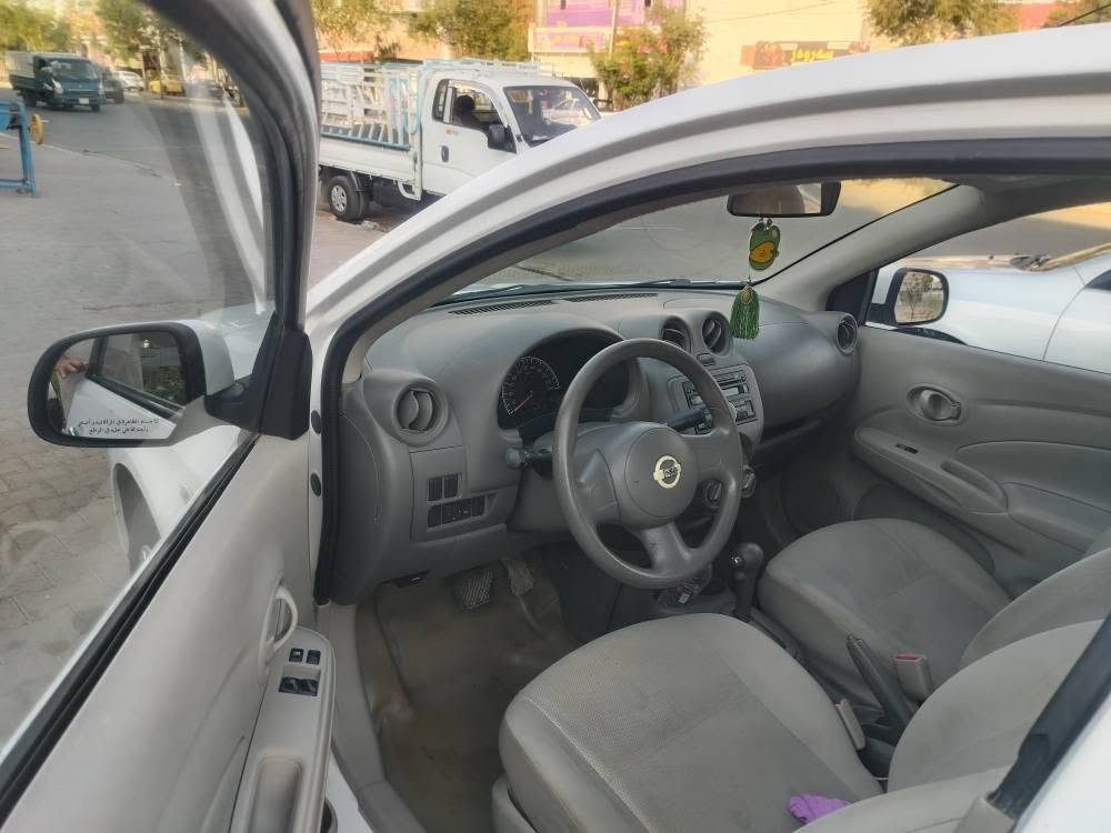 نیسان صني موديل14سيارة جديد رقم سنوية هزة كل جديد31بي بطاقة بنزين
*********** كركوك, العراق

نص مكتوب في الصور:
- مخزن چالاک
- ***********
- ***********6