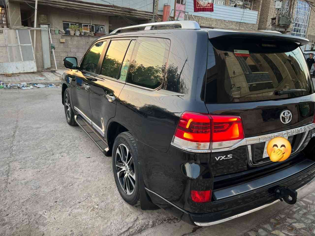 لاندكروز 2019 اصل تكمه وسنويه VXS جكات للي يدور سيارة جديدة وقطعة نادرة من نوعها
السيارة مكفولة كفالة عامة من جميع النواحي ونظيفة بمعنى الكلمة محرك 5700 فول مواصفات 
شرط الفحص ماشية 70 الف حقيقي شرط جهاز 
كير ومحرك بشرط كفالة
رقم بغداد باسمي شخصياً
عدد البصمات 2

🟡 السعـر 💵 525 بيها مجال بسيط سعره مناسب

المواصفات:
حساسات أمامي وخلفي
كاميرات 360 أمامي وخلفي وجانبيات – 4 كاميرات
مري شفط ونظام ترحيب
تبريد بالكشنات
باب خلفي كهرباء
لايتات دبل عدسة + LED
جميع الكشنات كهرباء
زنون بلادي
فتحة سقف
نظام اقتصادي للبنزين Economy
داخل جلد لونين
بلوتوث وتلفون ونظام ملاحة
تثبيت سرعة تفاعلي
نظام صوت Mark Levinson
مقاعد تدفئة وتهوية
3 شاشات
نظام مانع الانزلاق
نظام نزول المنحدرات
إشارات بالمرايا الجانبية
منفذ طاقة
Bluetooth / USB
جكات
شاحن هاتف Wireless
ستيرن كهرباء + خزن ستيرن + خزن كشنات
السيارة جديدة جداً واستعمال نظيف
وبعد بيها مواصفات هواي ومعروفه 

الاستفسار على الرقم التالي 
 ***********
