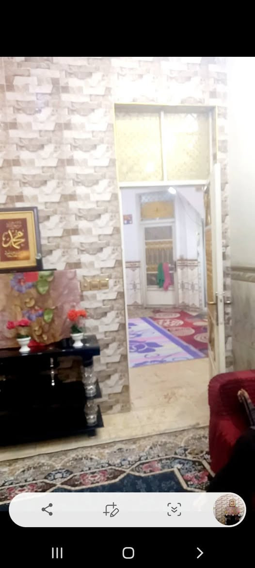 دار البيع بدايه شارع اورفلي مقابل جهة الحبيبيه بظهر حسينية الزهراء بناء سنة ٢٠٢٣  مساحه١٨٠  متر بناء حديث درجه اولى وجه ٨ومتر نزال ٢٢.٥٠ متر يحتوي على كراج حديقه ستقبال مطبخ حار بارد صالة درج كبير في طابق اول وثاني يحتوي على ٦غرف نوم سويت حمامات عدد ٤ مناور عدد٢  مع بيتونه وصطيحين ارضي ودرج مرمر تركي سراميك اسباني كل البيت رتفاع ٣ونص صقف رتفاع متر دار عن شارع بيت جاهز السكن غيره متواجد على فيس شراي يتصل ‎***********

