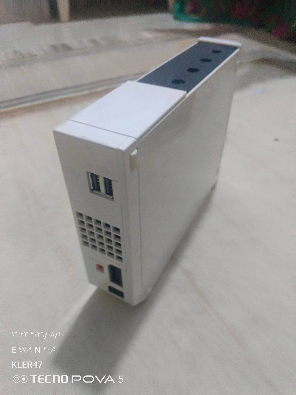 Nintendo Wii 
جهاز شرط النضافة جديد ماعدا شخط اسود صبغ مو ضرر 
ريجن كوري 
الجهاز مكرك (بدون العاب)
جهاز كامل مكمل ماعدا السنسر بار (بشموع عادي)
ويجي بدون كارت تخزين SD CARD 
ب50 الف
توصيل موجود ب 6 آلاف
مكاني البصرة الصالحية مدرسة كوت الكوام