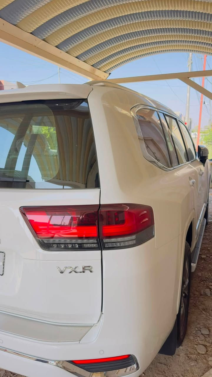 لاندكروز 2023 vxr
السيارة مكفولة من كلشئ على وضع الشركة
 مغلفة بالكامل بي بي اف مع عوازل حرارة على الزجاج 
ماشية 33 الف رقم بغداد 
فول مواصفات 
السعر 78000
الاتصال ***********
