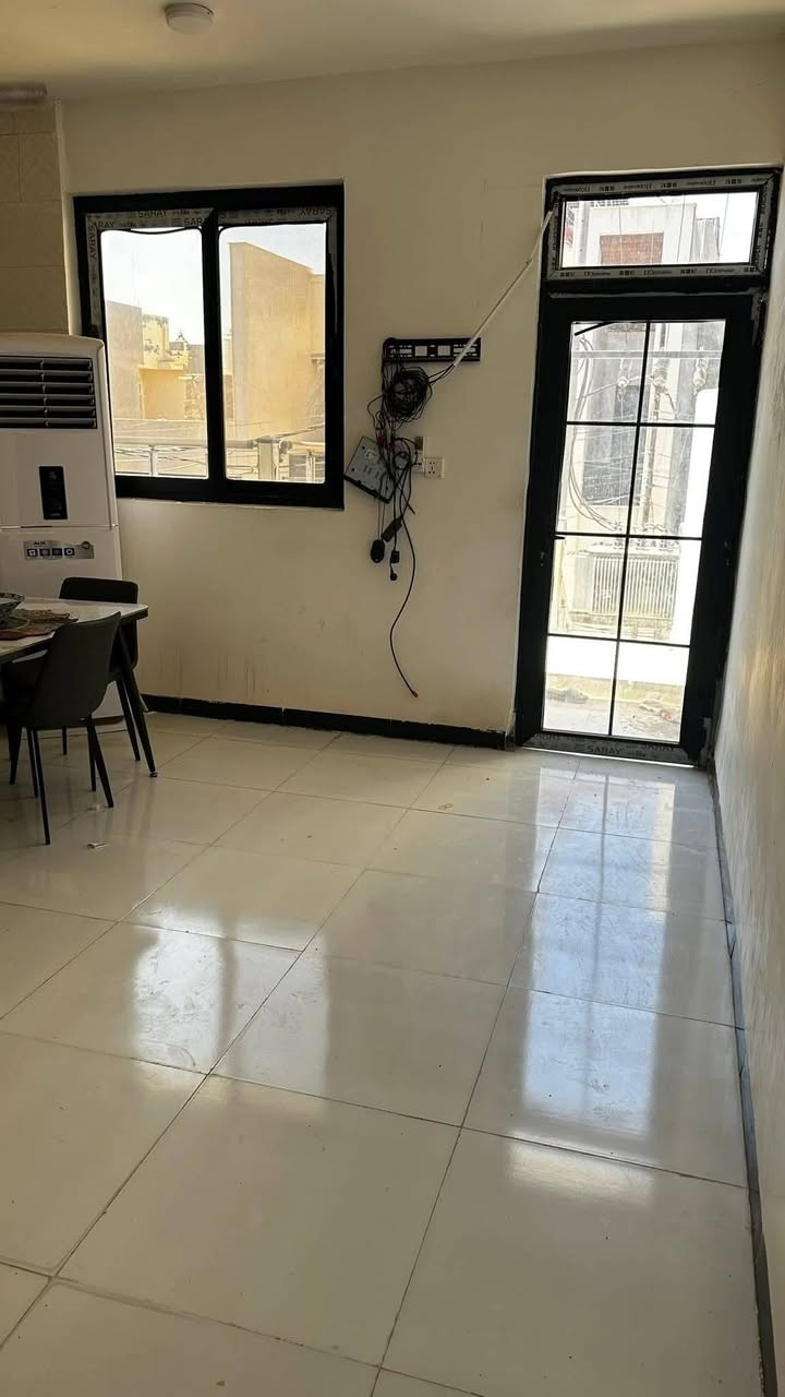 شقه موثثه الايجار  🏠طابق ثاني معزوله نضيفه جدٱ

تحتوي على غرفه وكنيدور ومناور ومطبخ وصحيات وسطح 

الموقع  🌏حي الصحه  يم مكتب  عامر الدلوي قريب على شارع الكورنيش 

قيمه الايجار  500 مقدمه 6اشهر

الاستفسار الإتصال بالرقم  ‎***********متوفر واتساب
