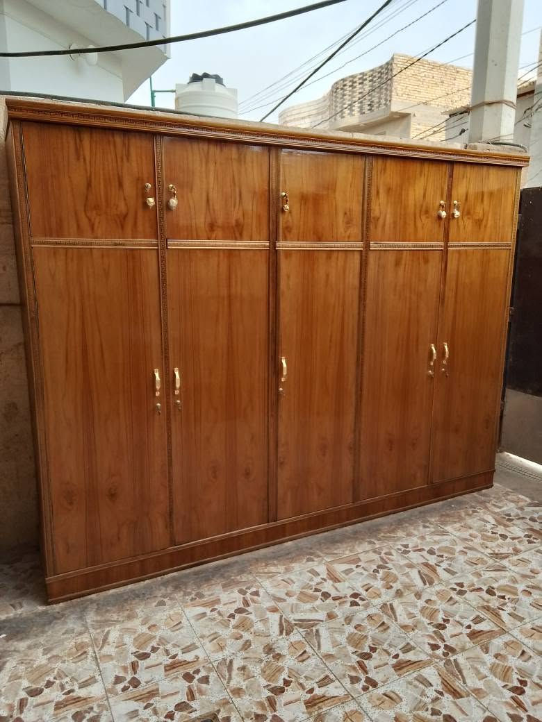 السلام عليكم كنتور 5باب طابقين كل باب وحد يعني المجموع 10بيبان السعر 275 وبي مجال المكان نجف الاشرف ويوجد توصيل داخل النجف الشراي يتصل على الرقم *********** النجف, العراق
