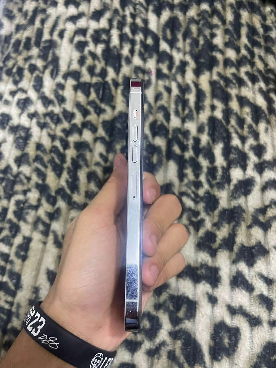 ١٣ برو ماكس ١٢٨ بطاريه ٨٢  🇺🇸
مستبدل فقط شاشه ٣ خيرات 
مكاني حله سعر / ٤٧٥ 😍
