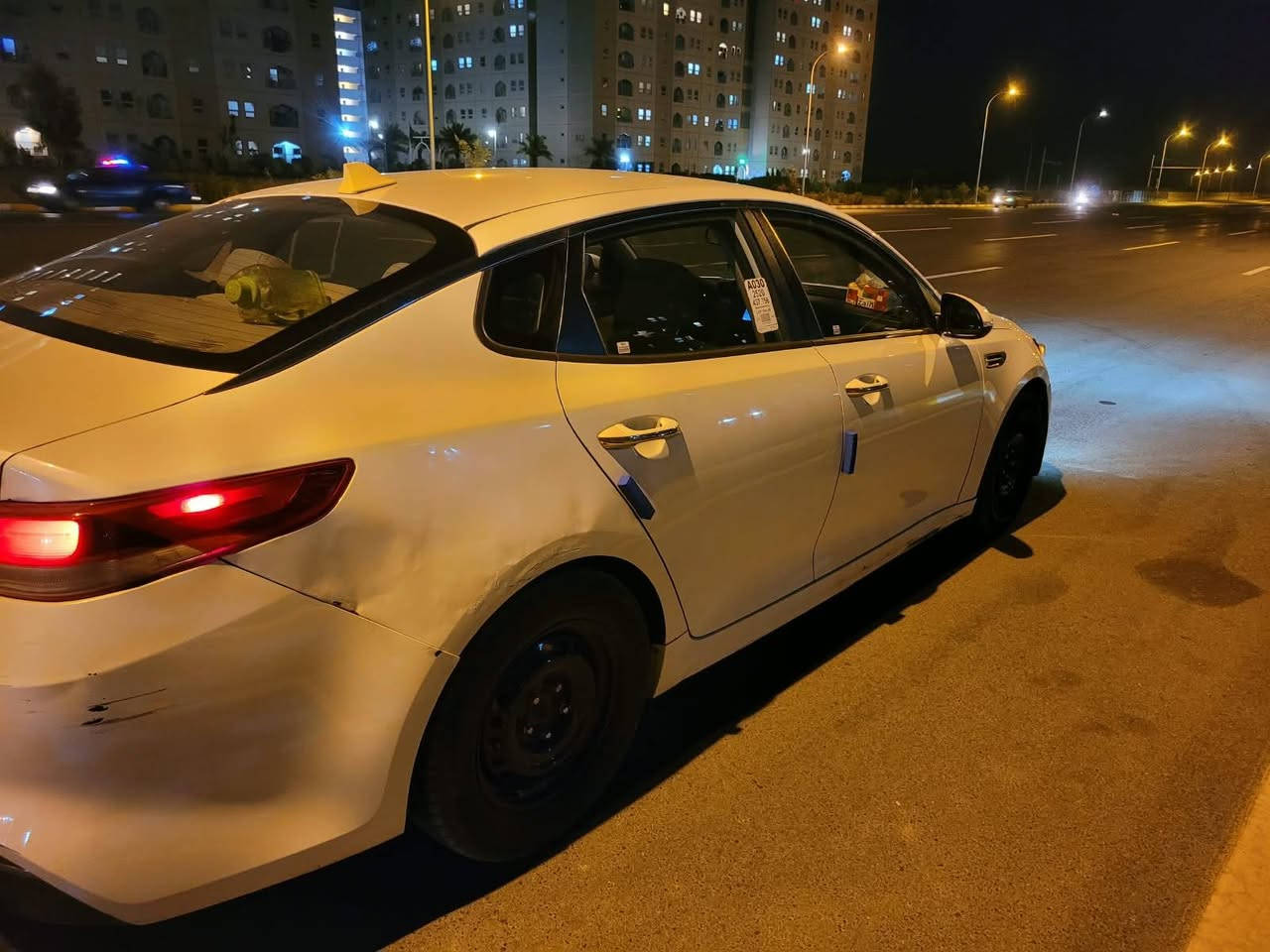 سلام عليكم كيا اوبتيما 16 امريكي 2400GDI موصفات عاديه شاشه صغيره تاج كامره دواره رقم واسط جديد باسمي سياره حادثها قبق جنطه مبدل بلادي وجملغ ايمن بارد مبين بل صور سعر 112 بيها مجال ***********
