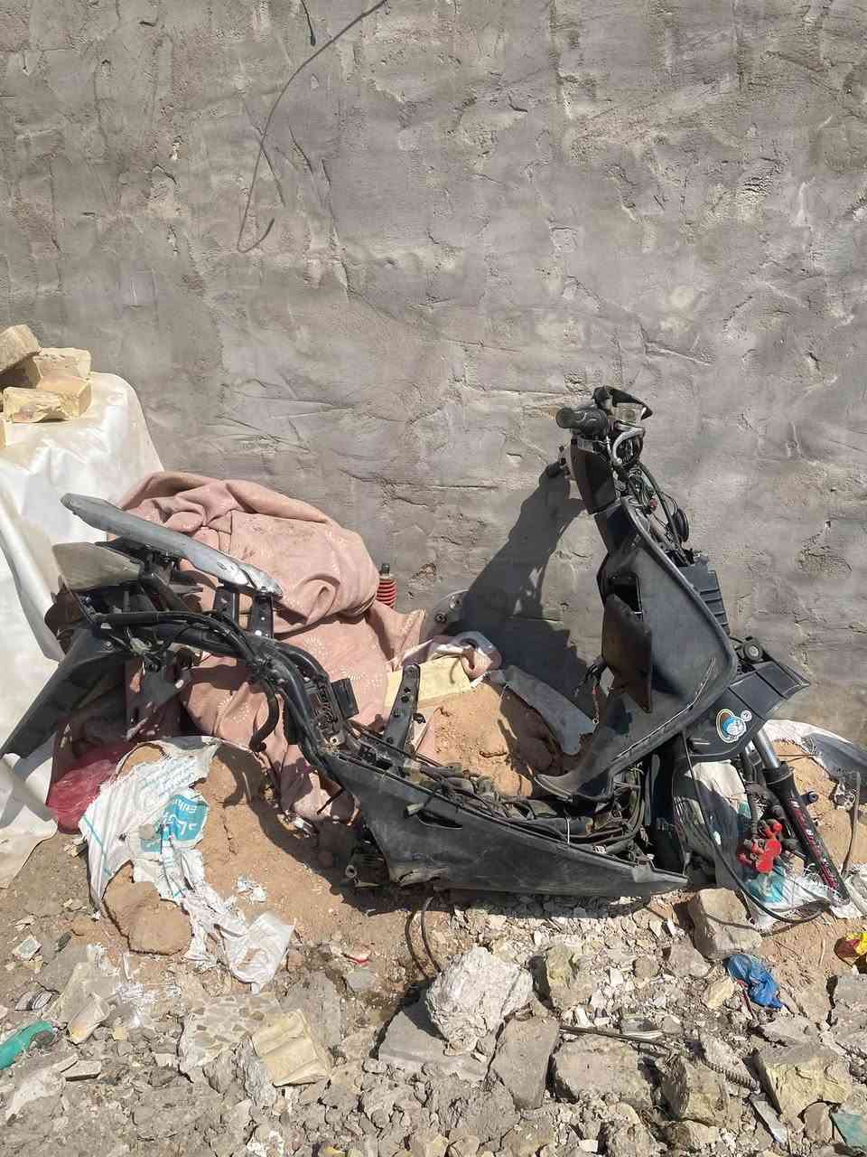 السلام عليكم شاصي مال نثيه كامل هوه وضفيره وعقل وصدر امامي يعني بس جيب مكينه وصعد وشغل بغداد الحسينيه ***********
