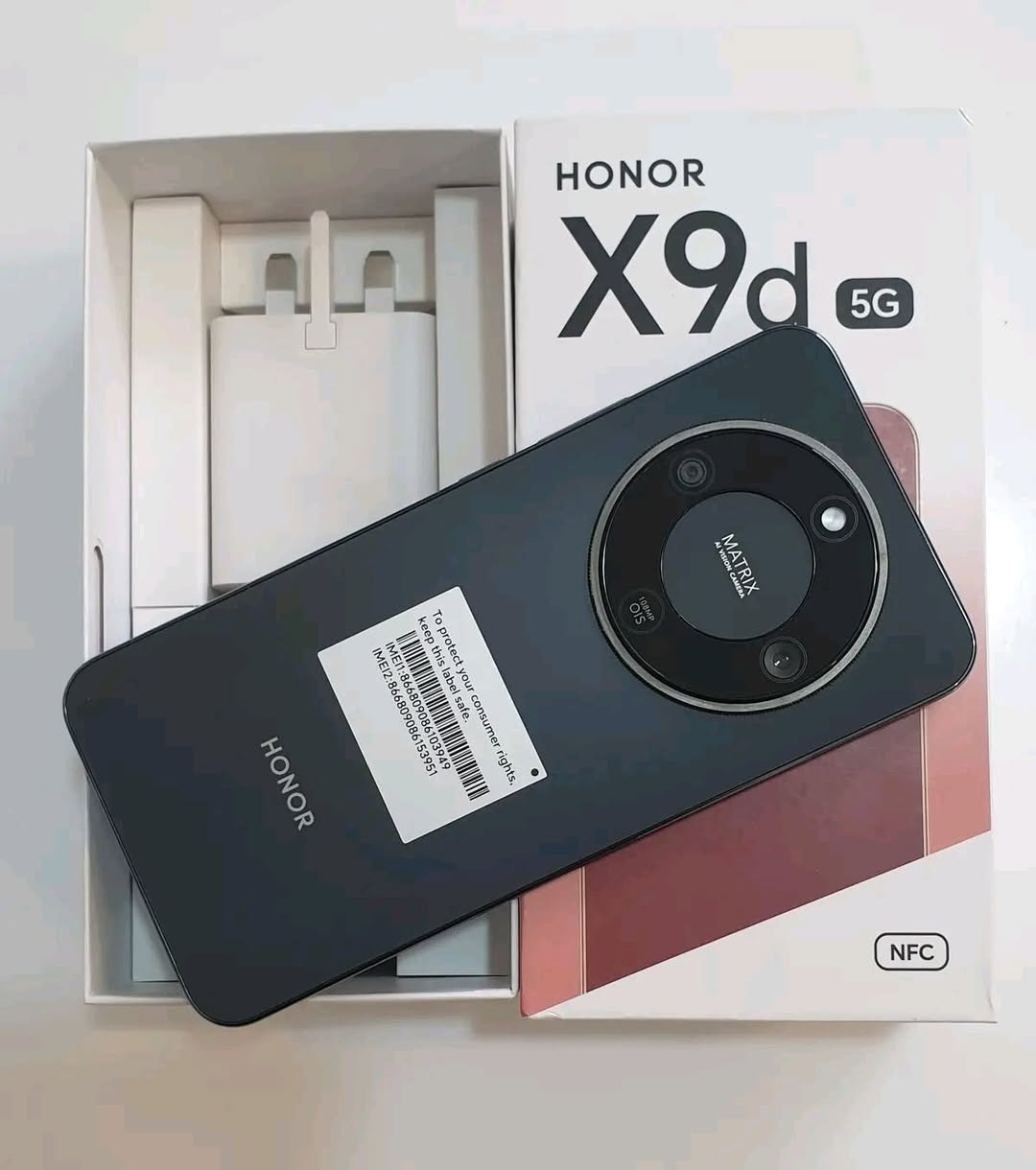 هونر x9d مستعمل 20 يوم كامل ملحقات 256 الذاكرة الرام 12 مو 8 . مكاني حلة السعر 440 
*********** واتساب

نص مكتوب في الصور:
- حول الهاتف
- MagicOS
- المعالج المركزي
- Snapdragon 6 Gen 4
- اسم الجهاز
- HONOR X9d
- ذاكرة الوصول العشوائي
- ١٢ غيغابايت
- ١٢+ غيغابايت Honor RAM Turbo
- بطارية السيليكون والكربون
- mAh 8300
- شاشة بتقنية حماية البصر من
- Honor
- ١٢٠٠ X ٢٦٤٠
- وحدة التخزين الداخلية
- المساحة الفارغة ٢١٥,٩٦ غيغابايت
- الإجمالي ٢٥٦ غيغابايت
- الموديل
- MTN-NX1
- رقم الإصدار
- 10.0.0.204(C185E10R103P1)
- GPU Turbo