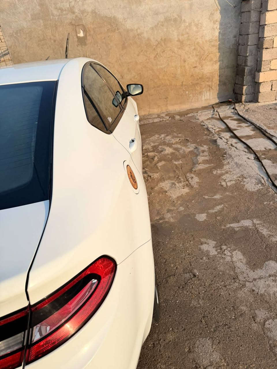 دودج دارت 14 وارد امريكي سيارة استخدام شخصي باسمي بيها جاملغ السايق مبدل وربع الباب العنوان البصرة شط العرب ***********
