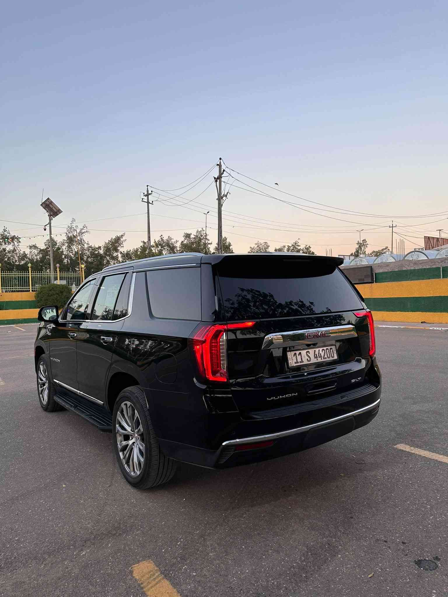 السلام عليكم
سياره GMC يوكن للبيع 
موديل 2022 
مواصفات سيارة SLT فول عدا فتحه 
حادث سياره تبديل بنيد فقط بدون ايرباك
سياره ماشيه ٨٥ الف فقط حقيقي 
سياره رقم مميز باسمي
سعر410$ دولار 
للاستفسار الاتصال ***********
