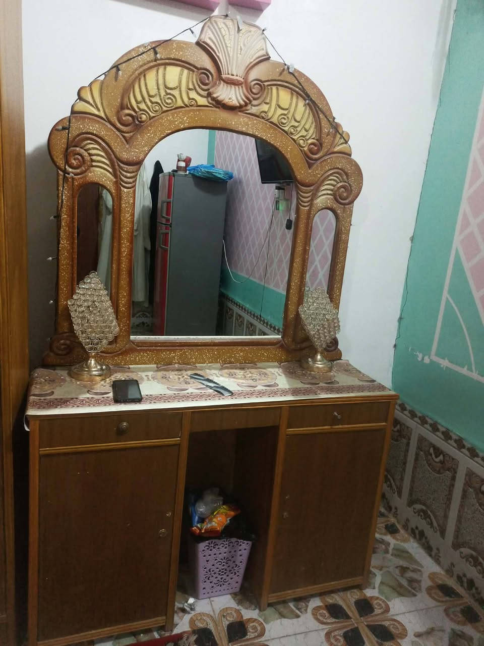 غرفه اخشاب كامله لبيع كنتور ابو 6 ميز وزاويه وجربايه السعر 250 وبيه مجال مكان مشخاب طبر ابراهيم ***********
