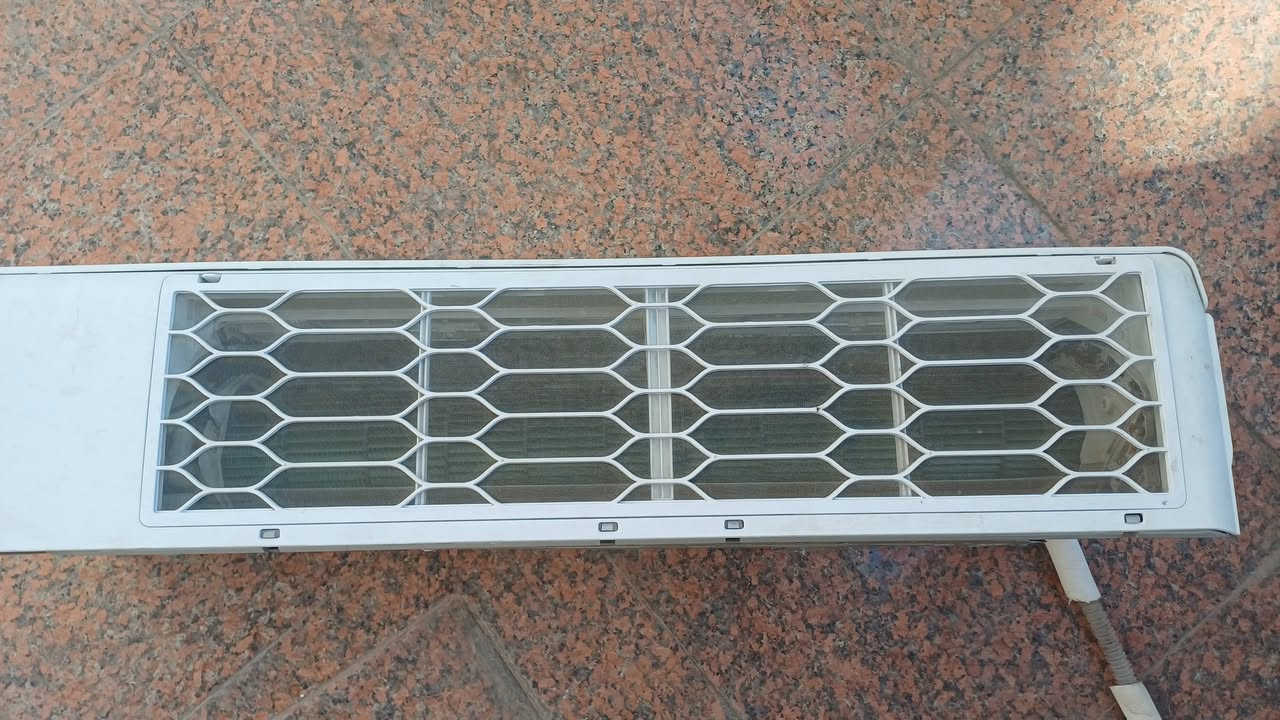 للبيع سبلت كري ابو طن ونص نضيف قطعة وحدة القطعة الداخلية فقط و بدون راديتر تواصل واتساب فقط ***********
